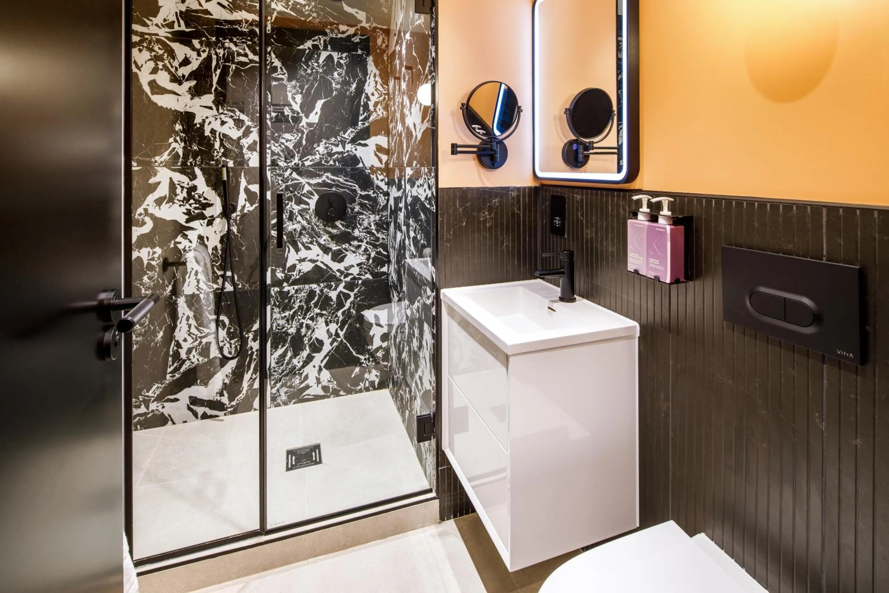 Bathroom in TRIBE Manchester Airport by Accor