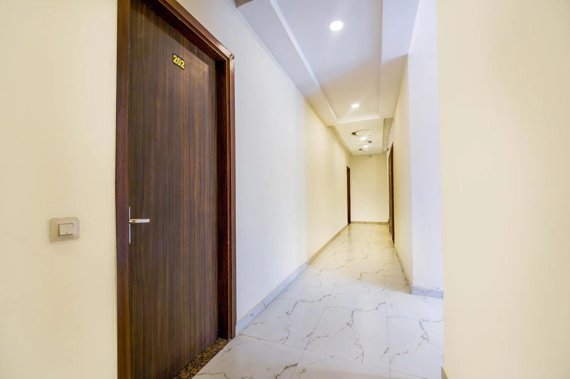 Lobby or reception in FabHotel Lohgarh Inn