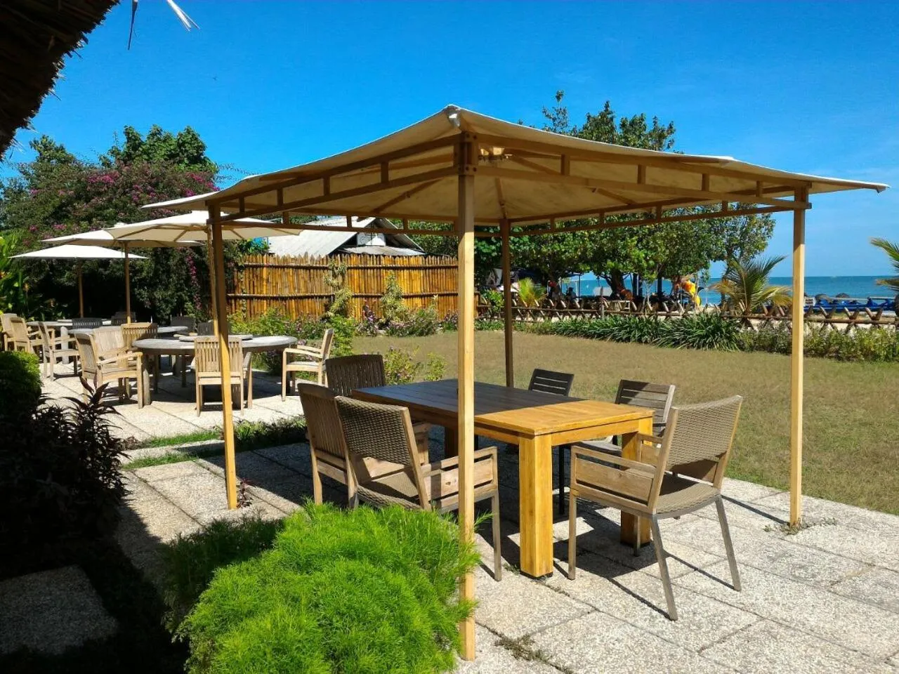 Restaurant/places to eat in Jepara Marina Beach Bungalows