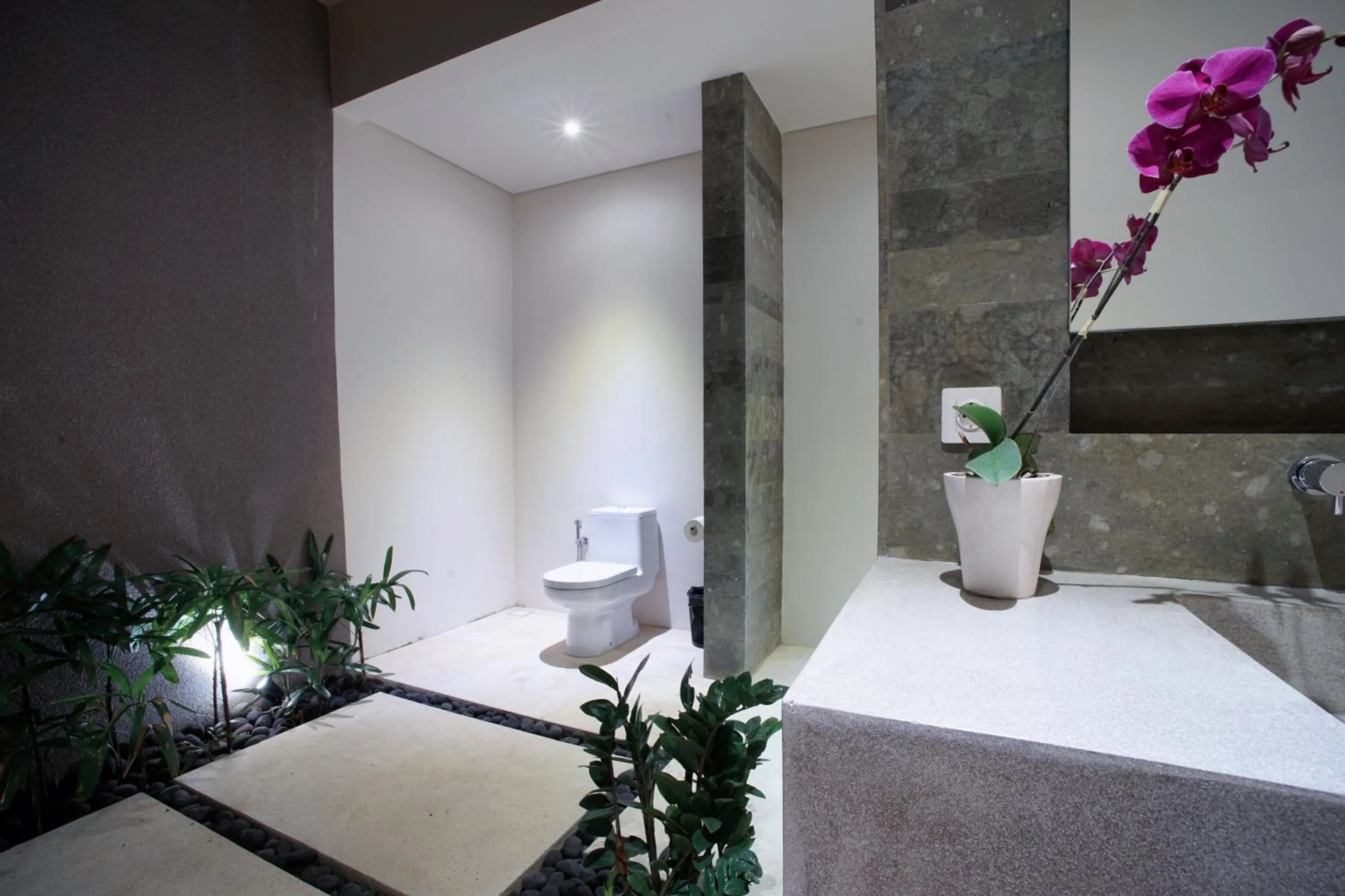 Bathroom, Bed in Bale Mandala Villas