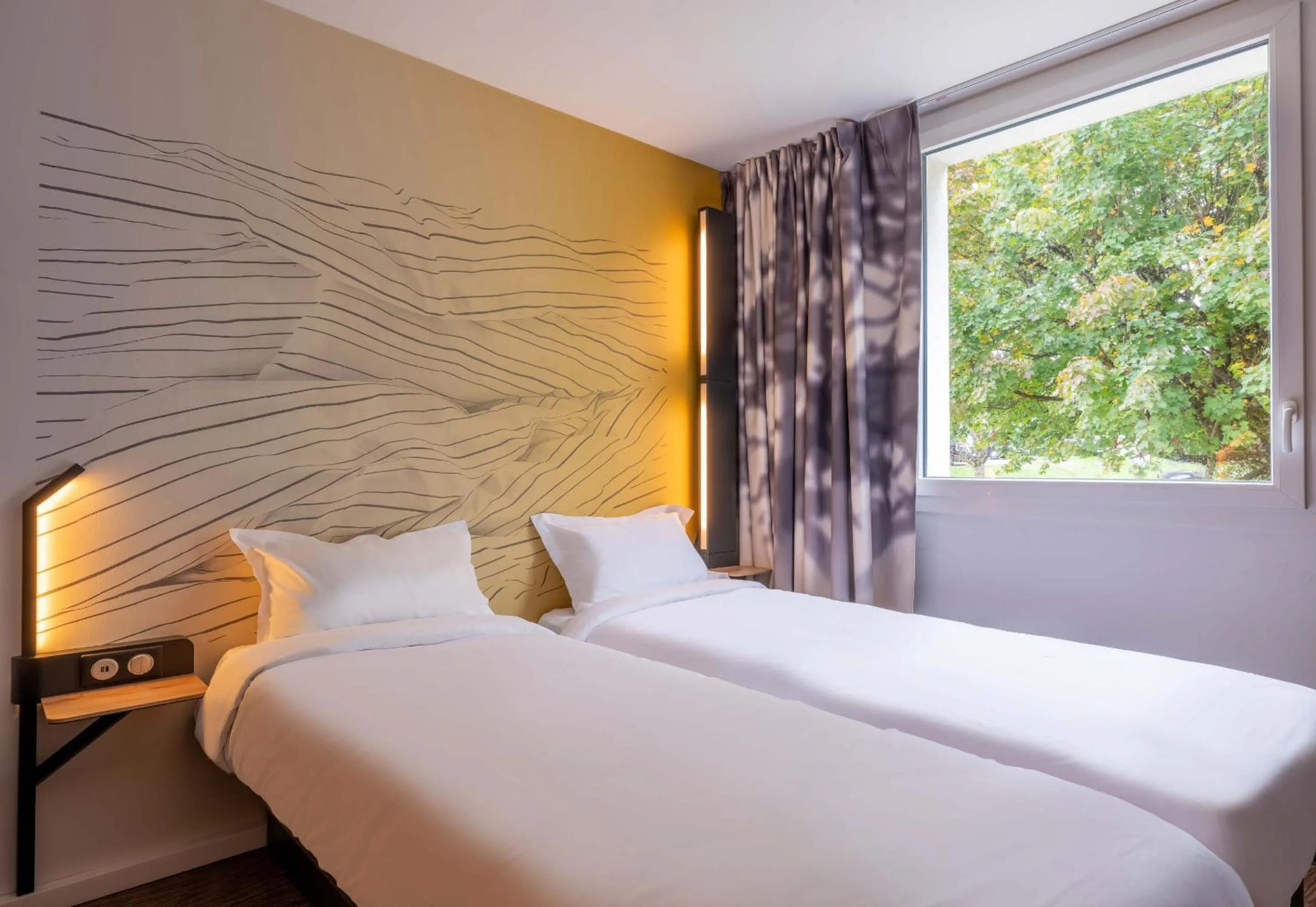 Photo of the whole room, Bed in B&B HOTEL Annecy Cran-Gevrier