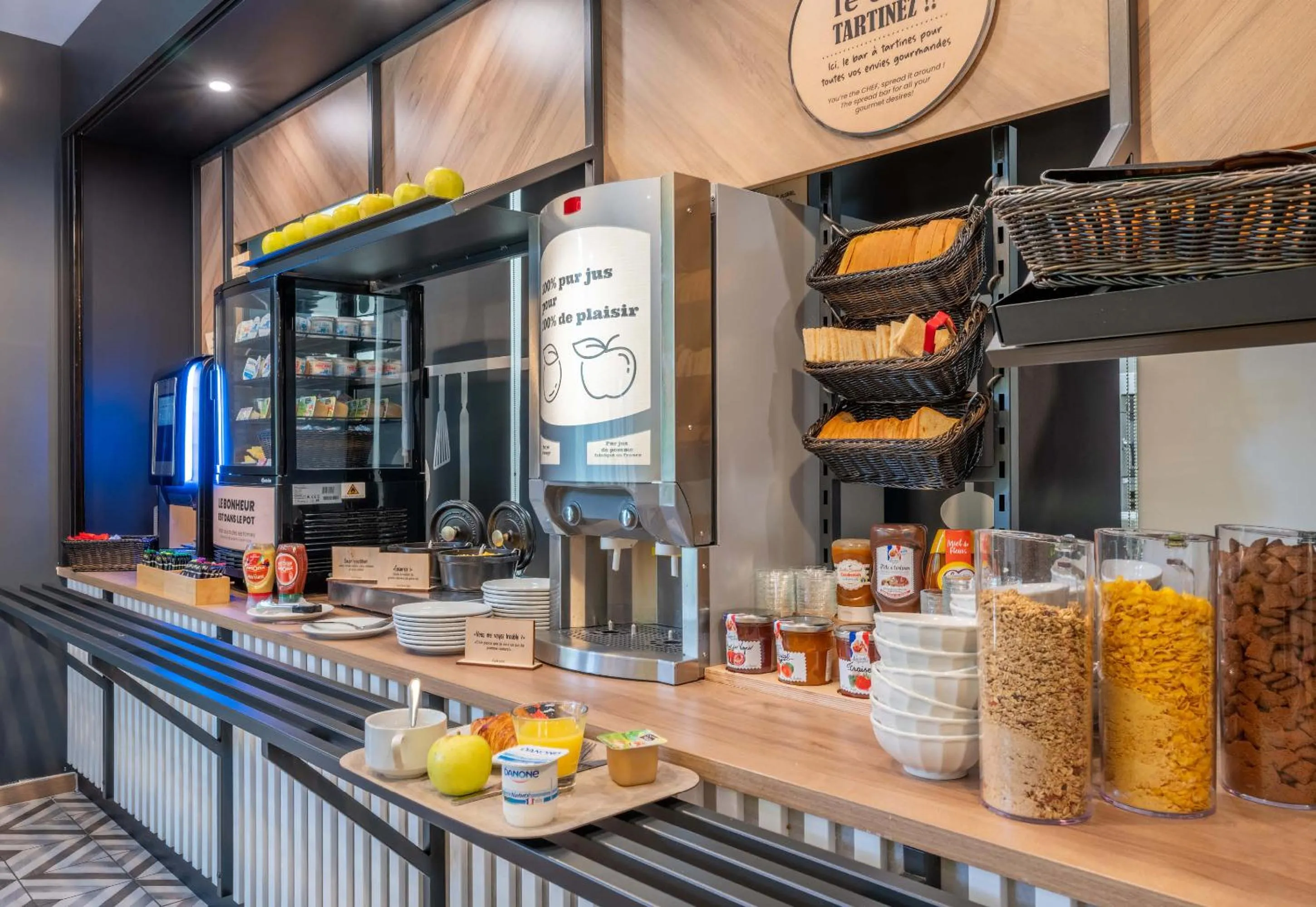 Breakfast in B&B HOTEL Annecy Cran-Gevrier