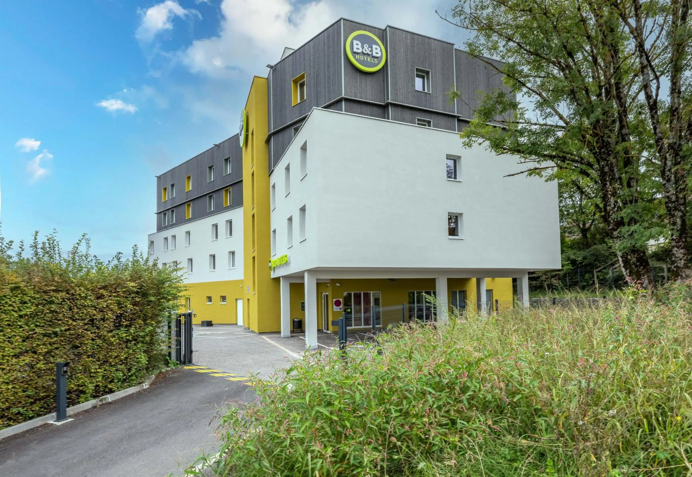 Property building in B&B HOTEL Annecy Cran-Gevrier