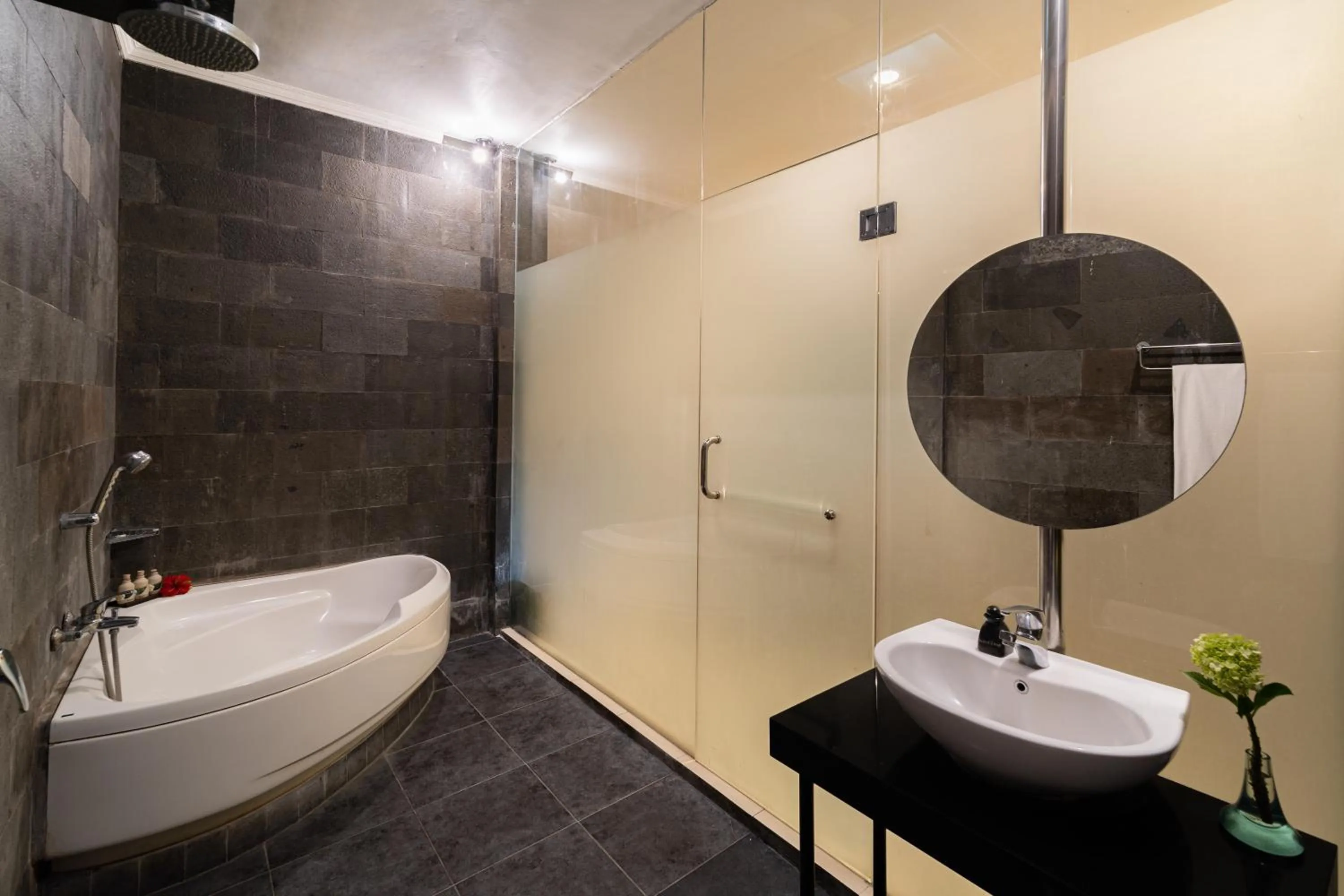 Bathroom in Om Ham Retreat and Resort