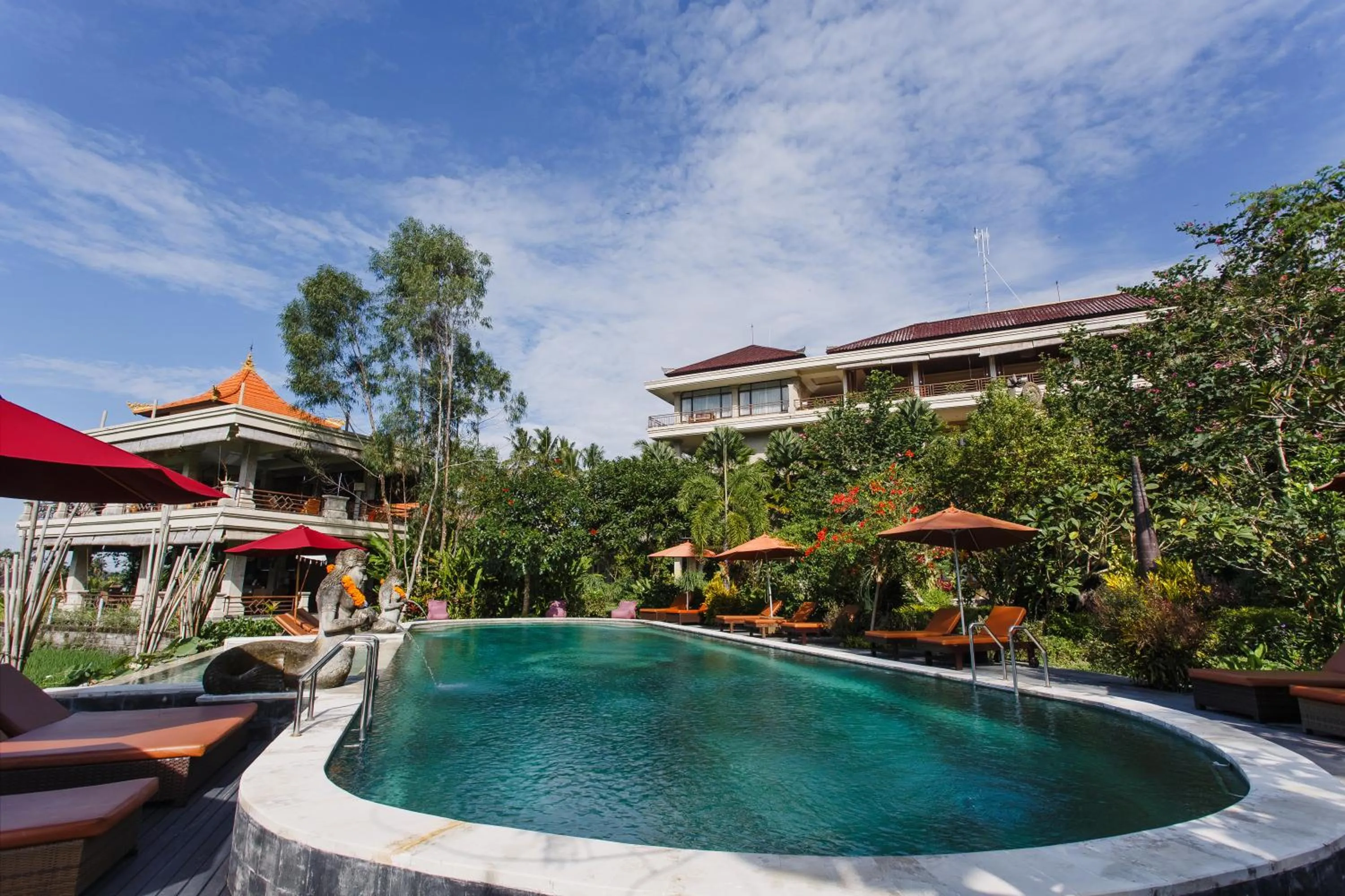 Swimming pool in Om Ham Retreat and Resort