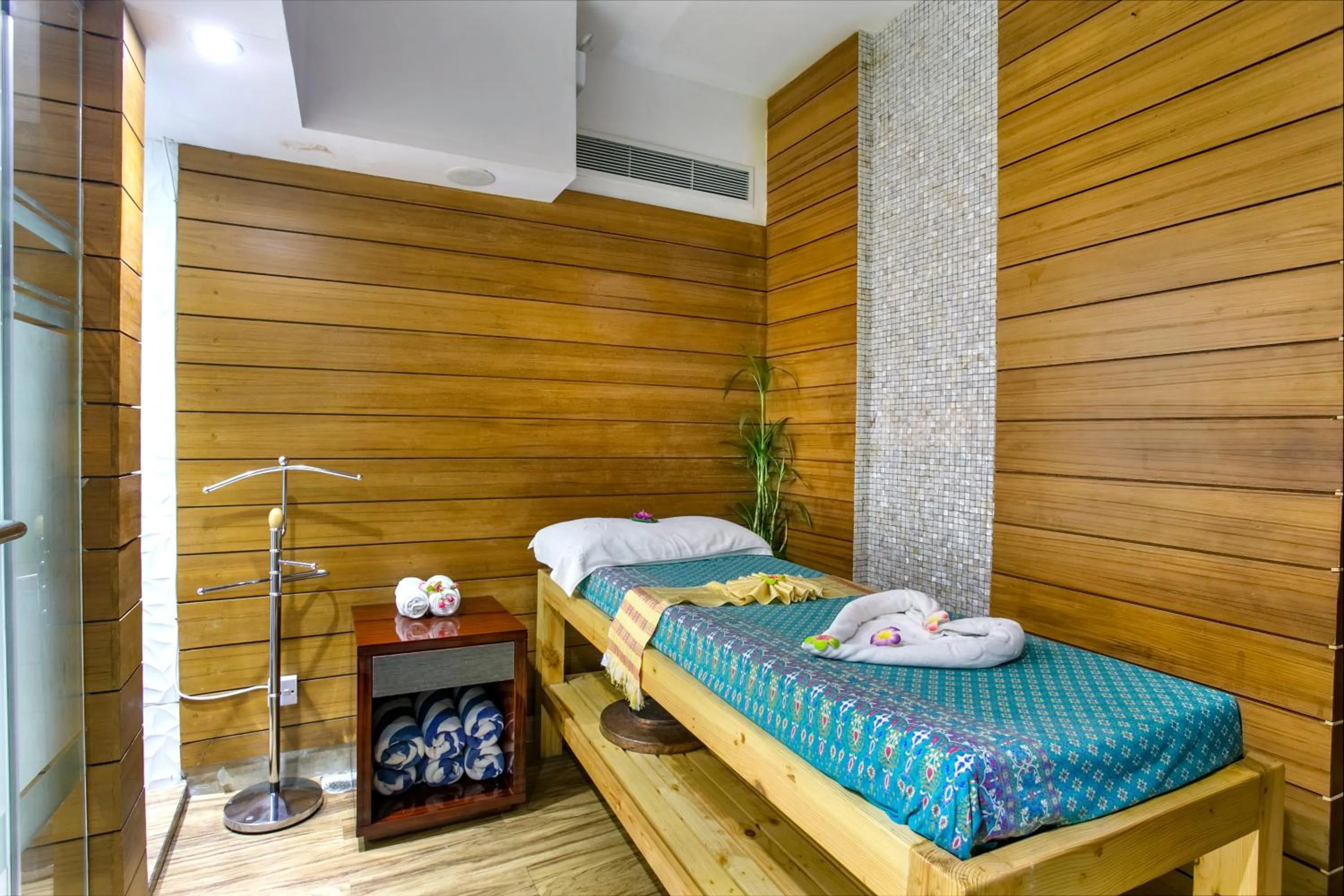 Massage, Bed in Bengal Blueberry