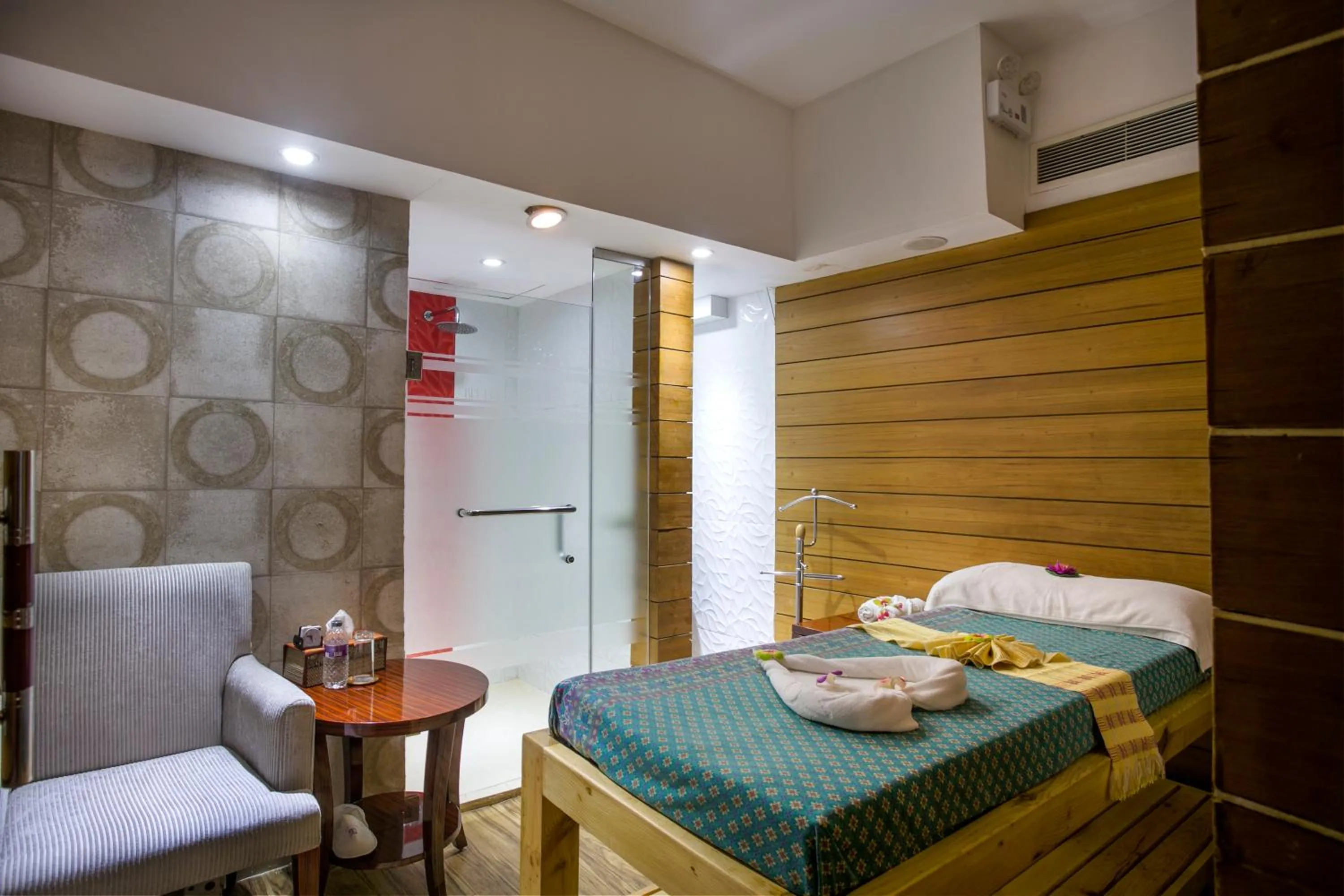 Massage, Bed in Bengal Blueberry