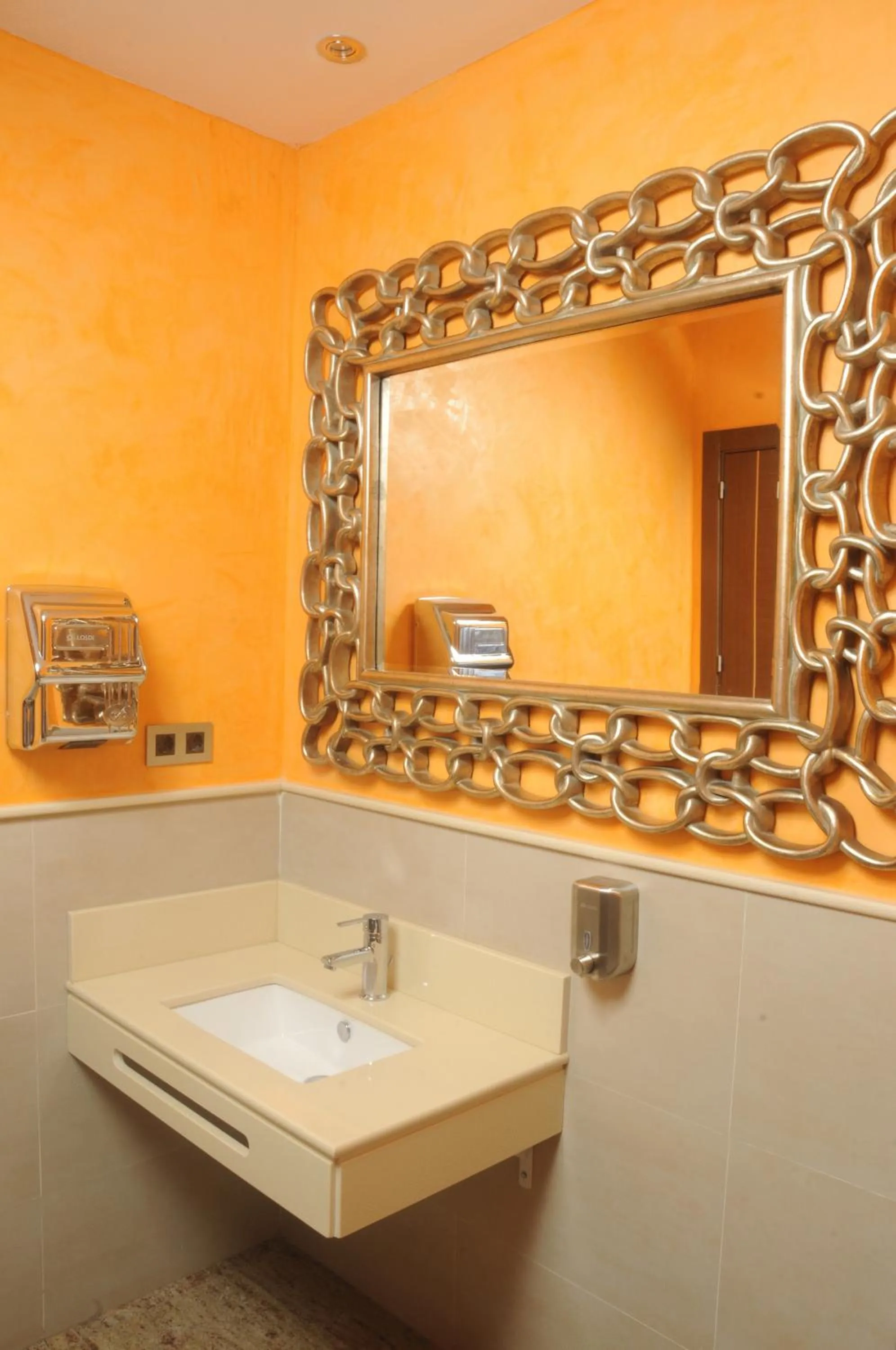 Bathroom in Hotel Venecia