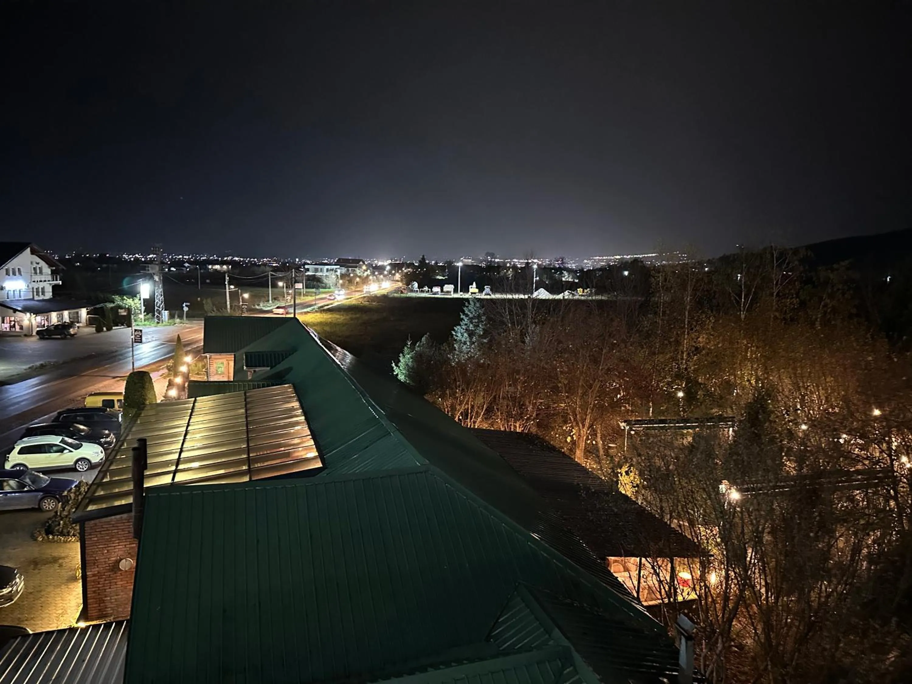 Night in Hotel Antika