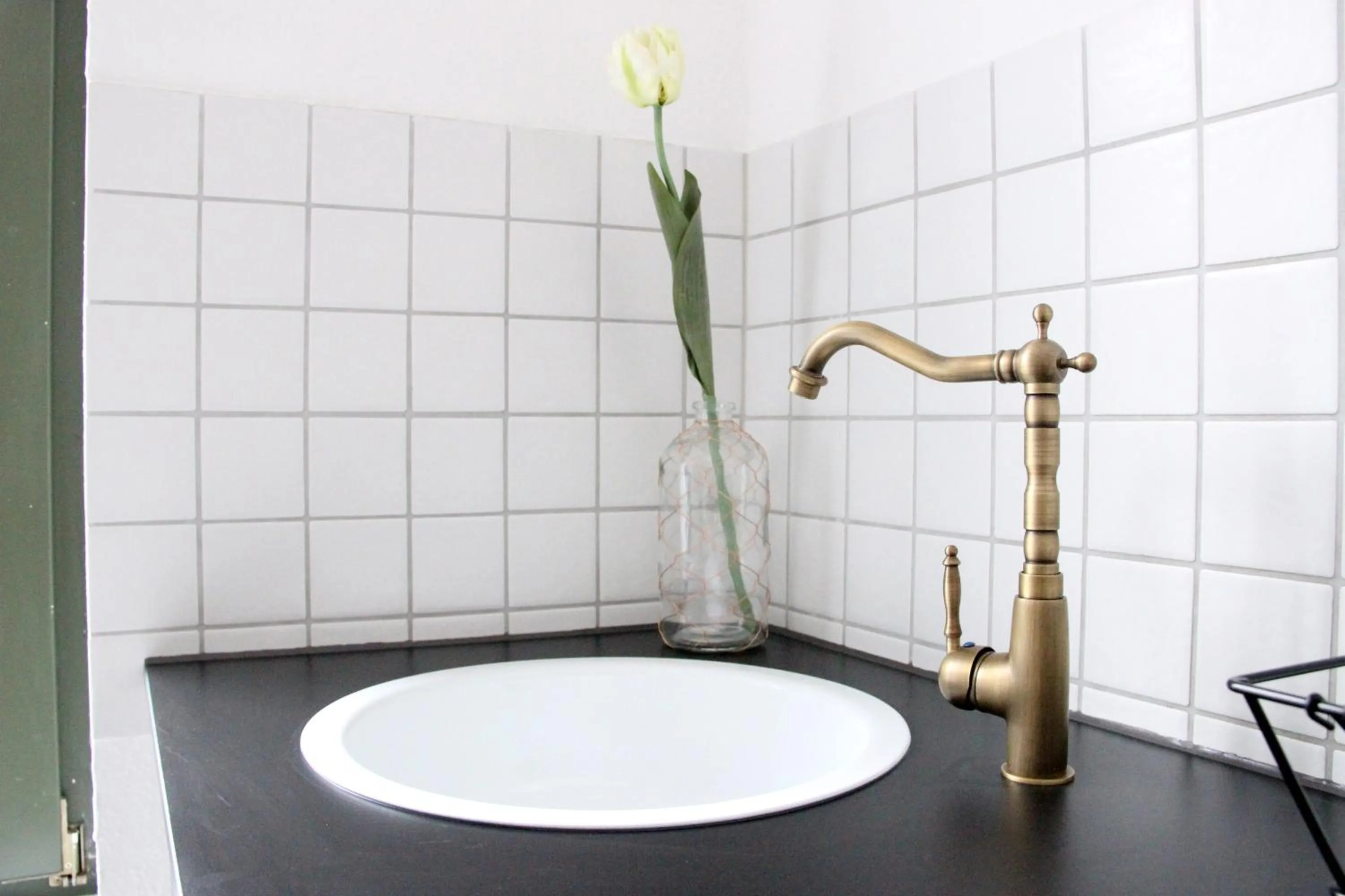 Kitchen or kitchenette in Leon Apartments