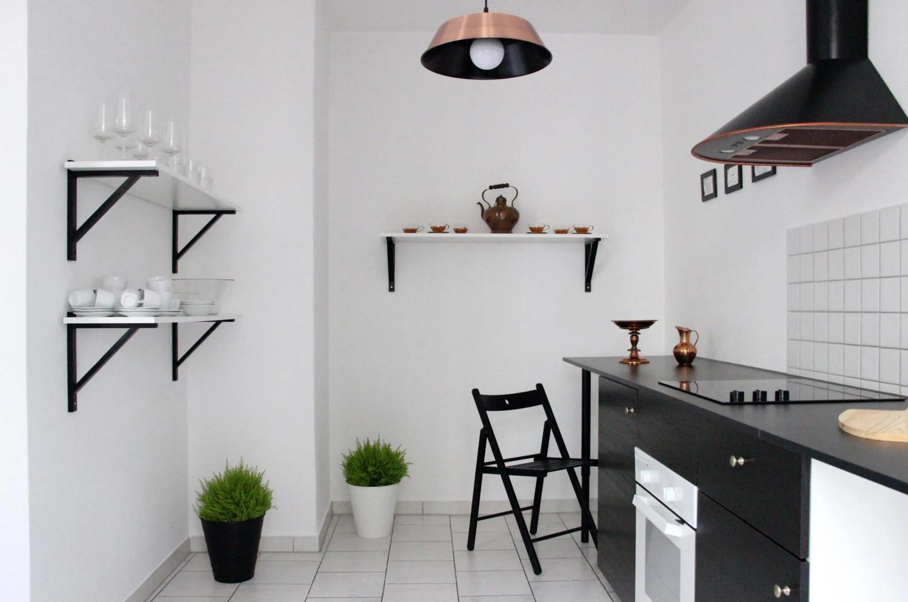 Kitchen or kitchenette in Leon Apartments