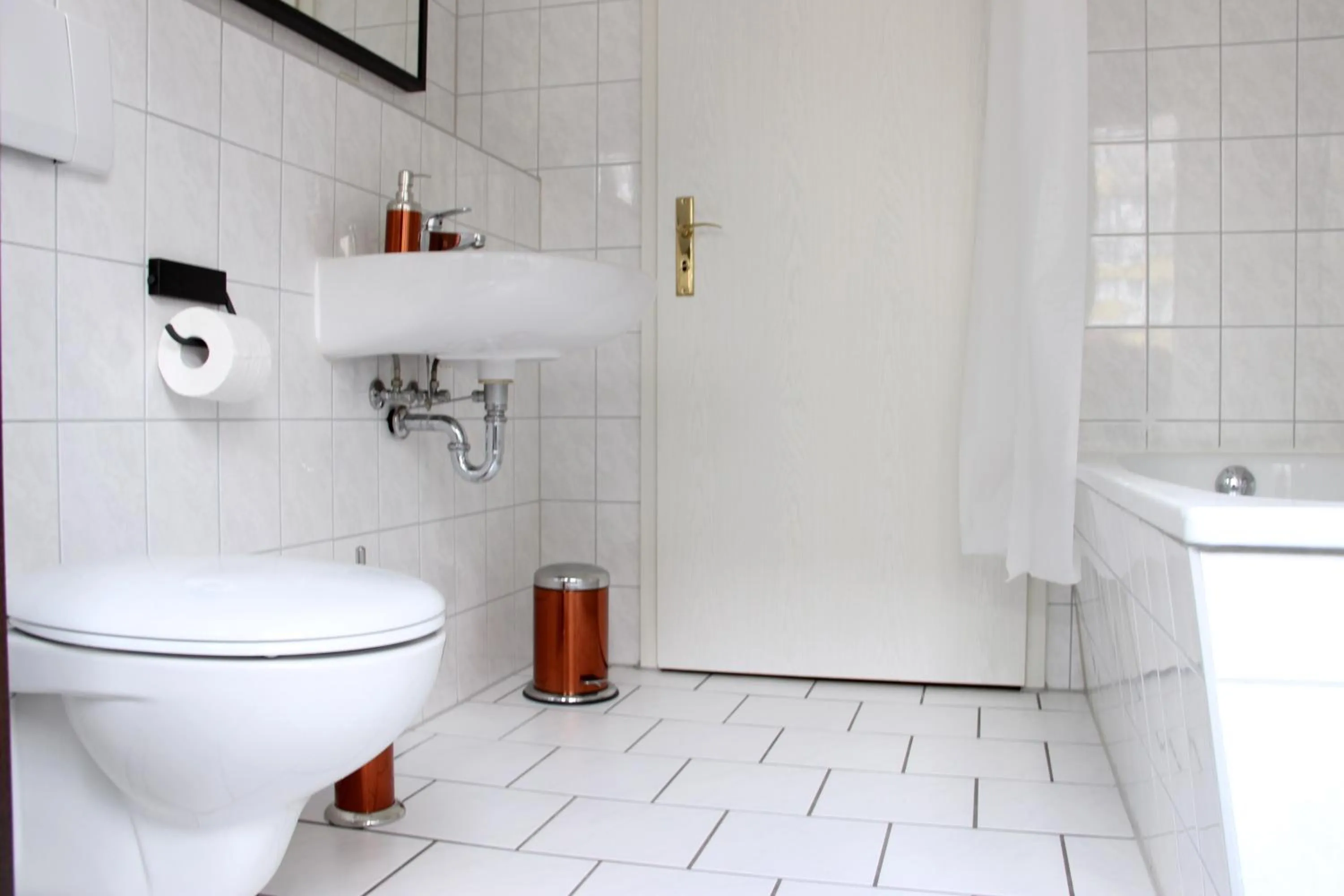 Bathroom in Leon Apartments