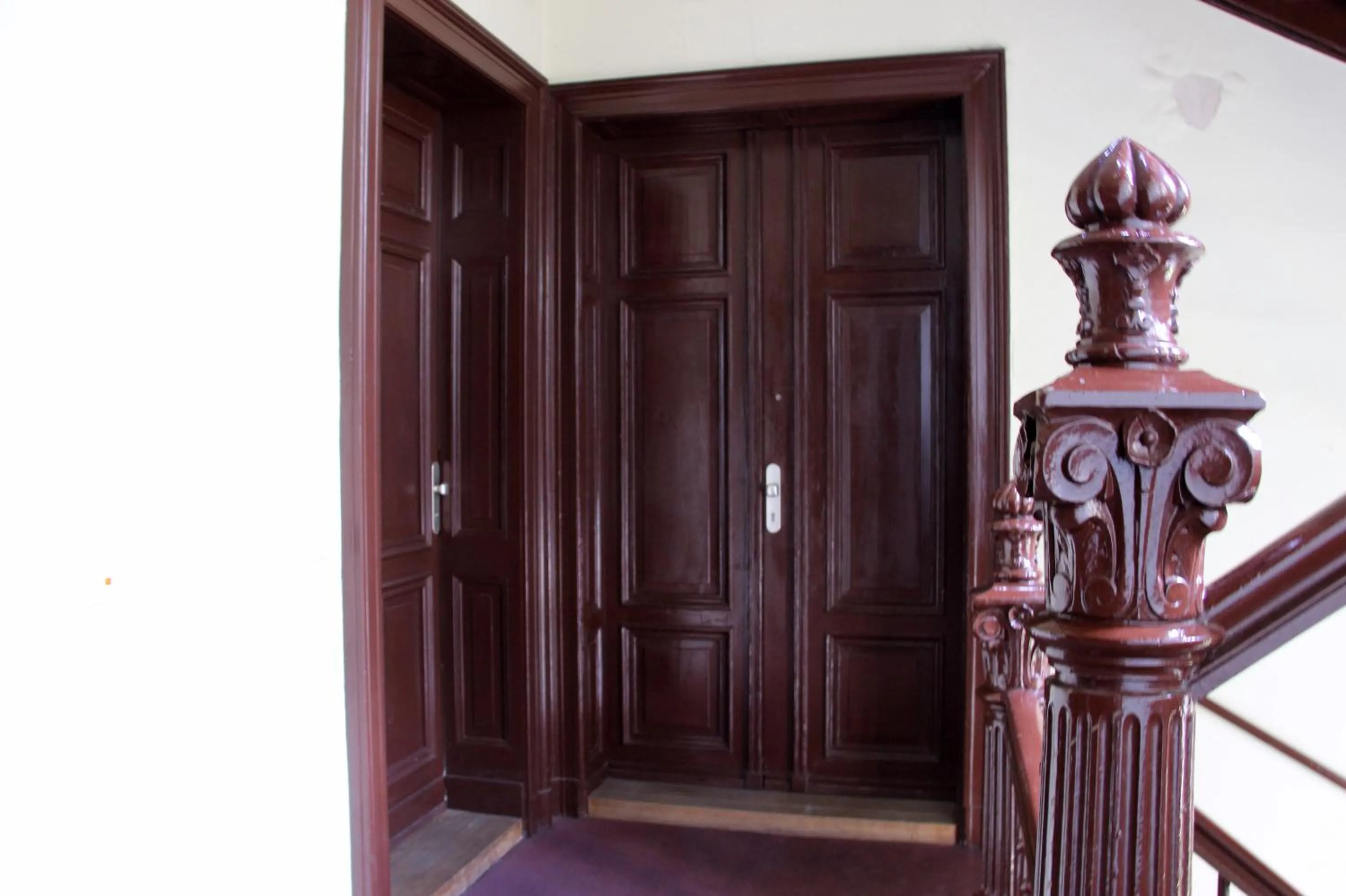 Property logo or sign in Leon Apartments