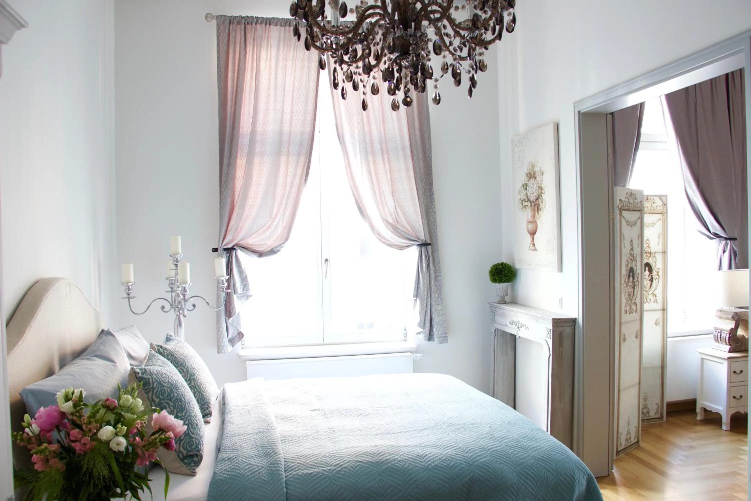 Bedroom, Bed in Leon Apartments