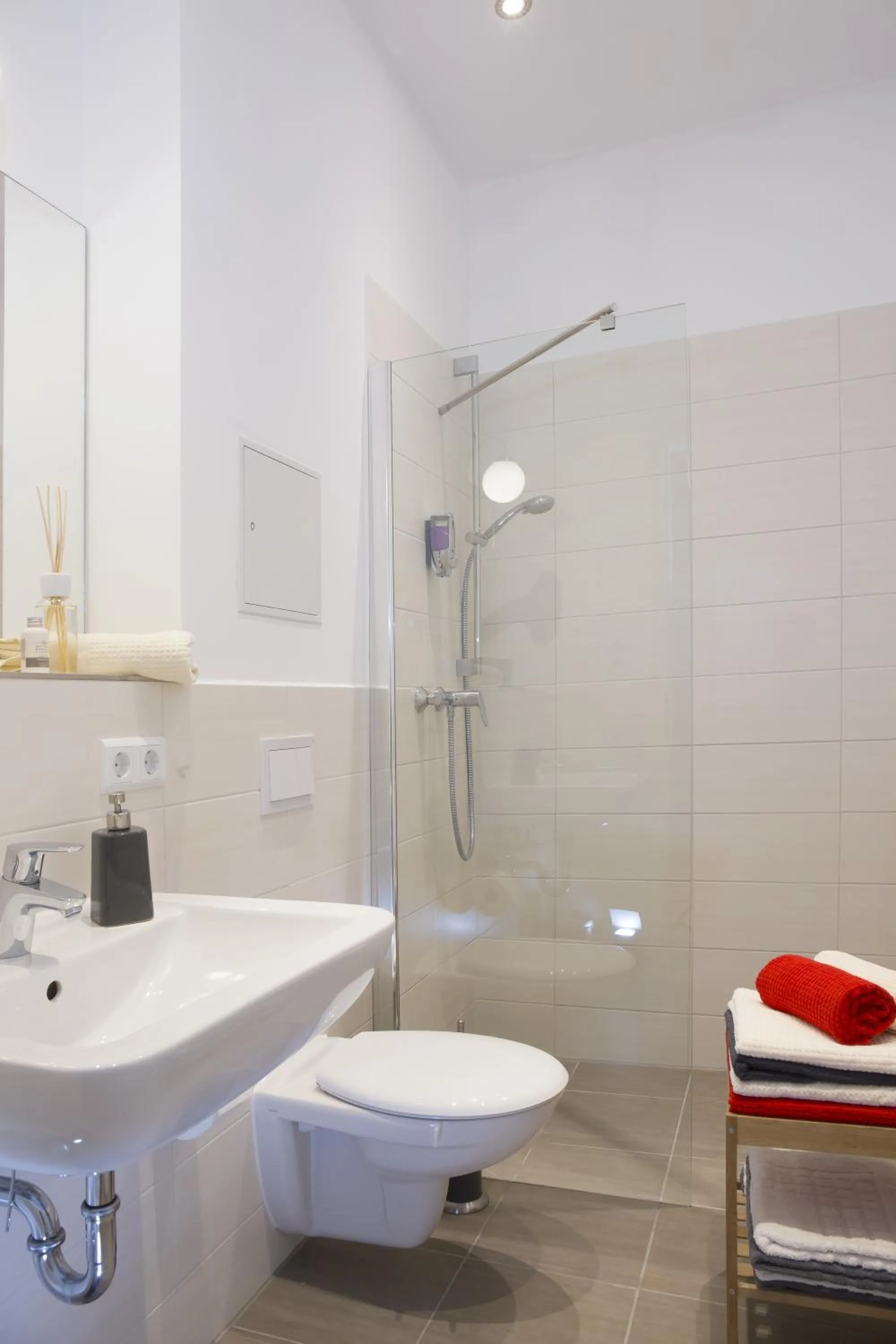 Bathroom in Leon Apartments