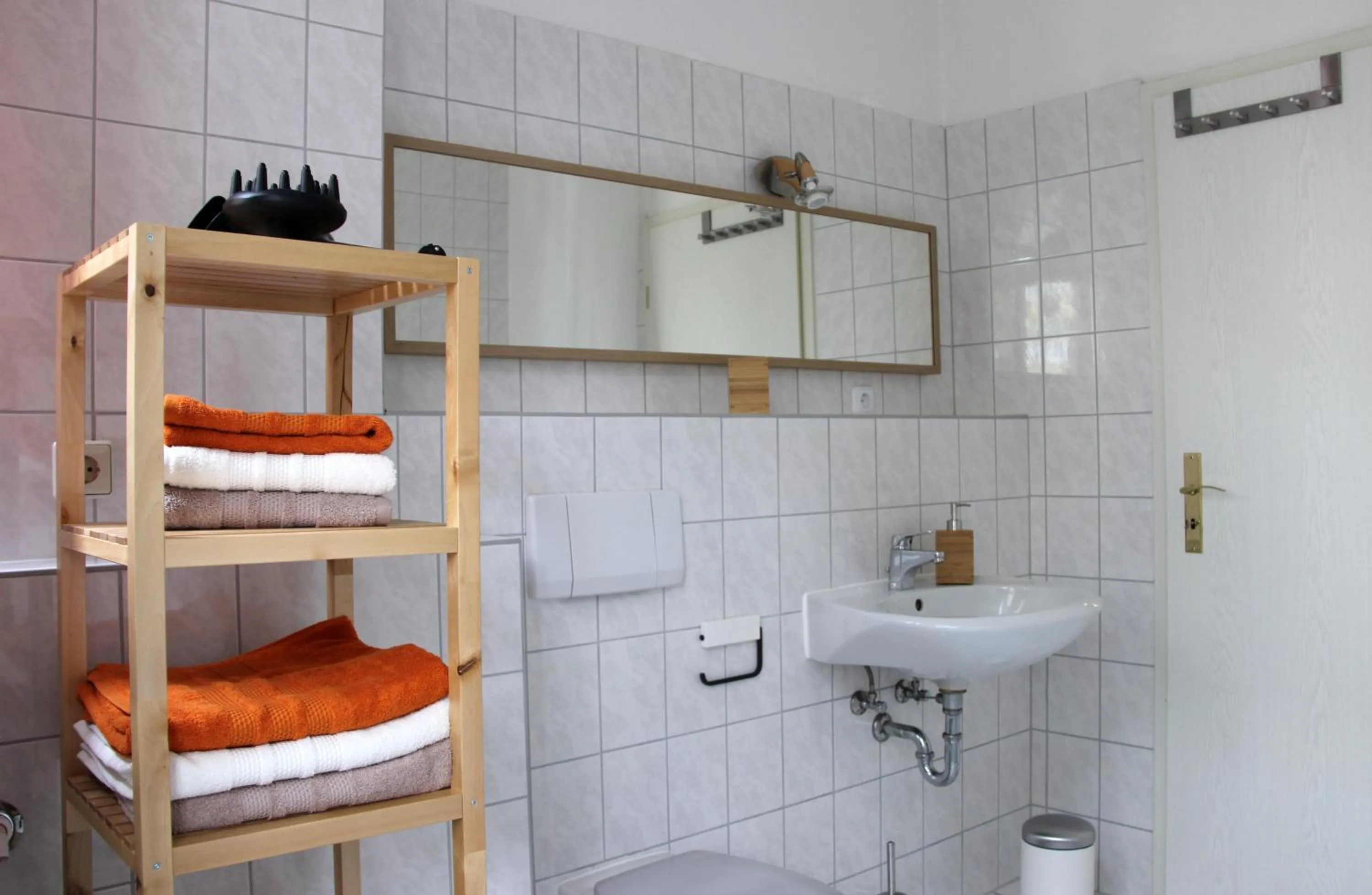 Bathroom in Leon Apartments