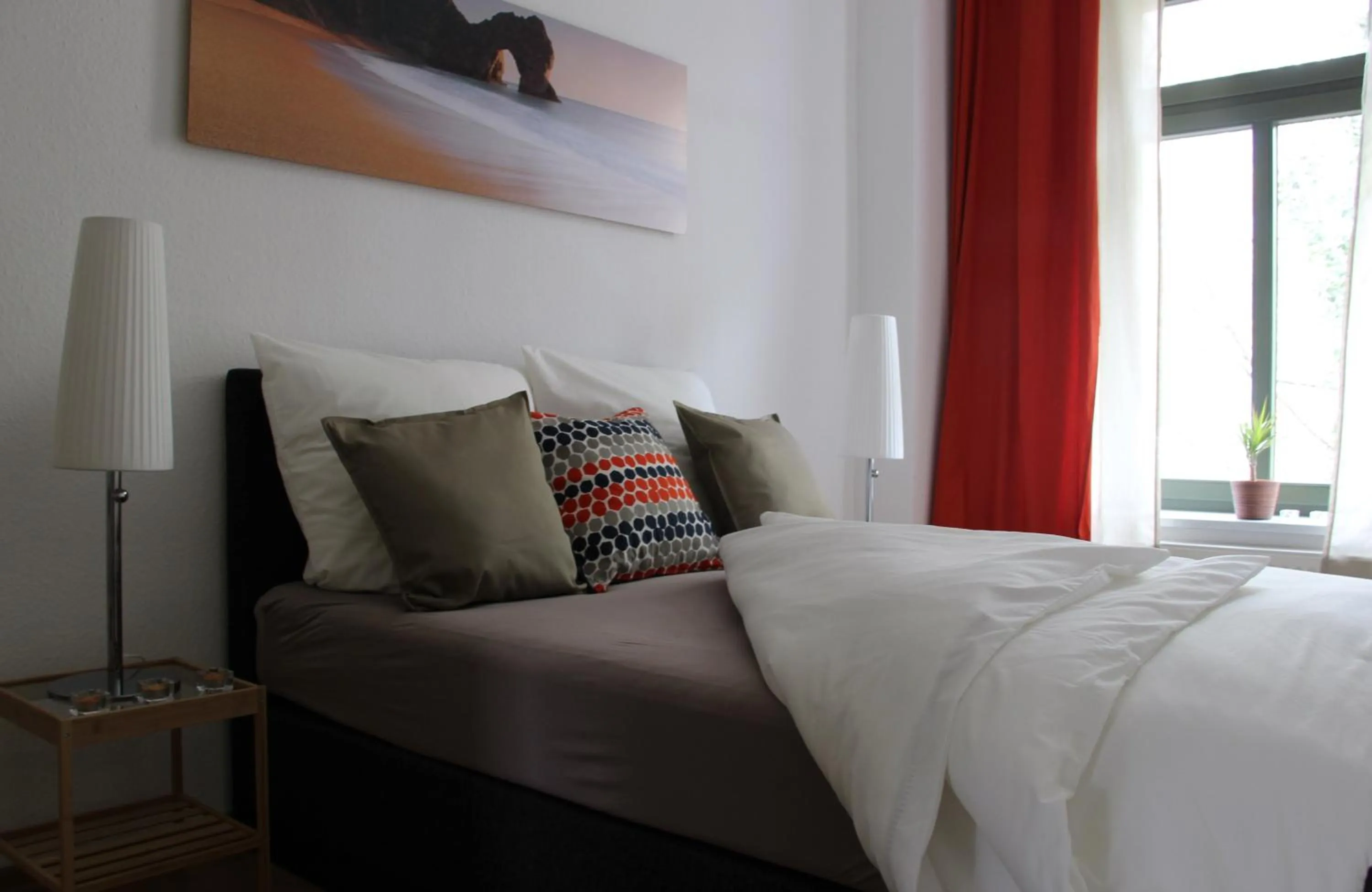 Bedroom, Bed in Leon Apartments