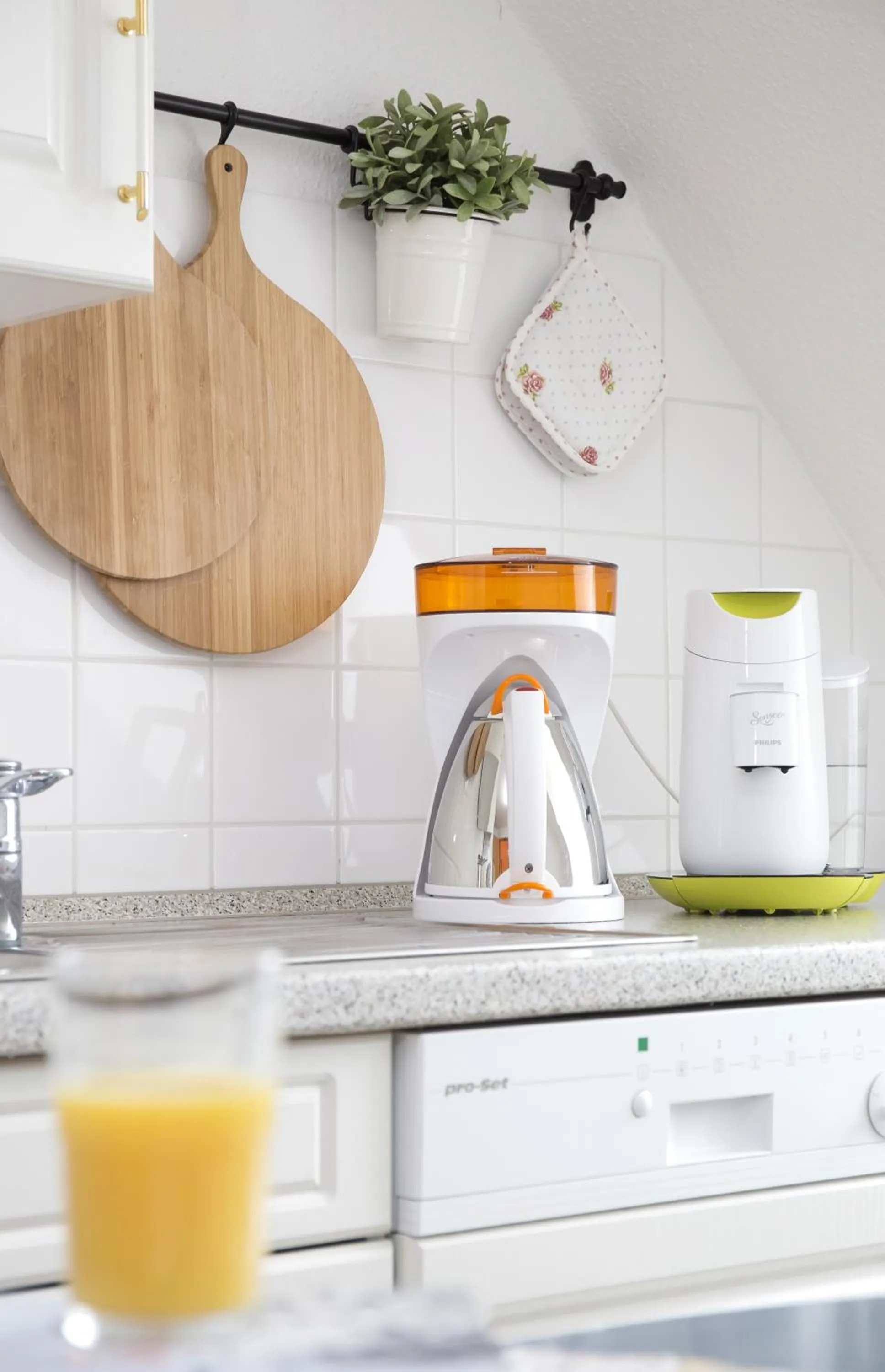 Kitchen or kitchenette in Leon Apartments