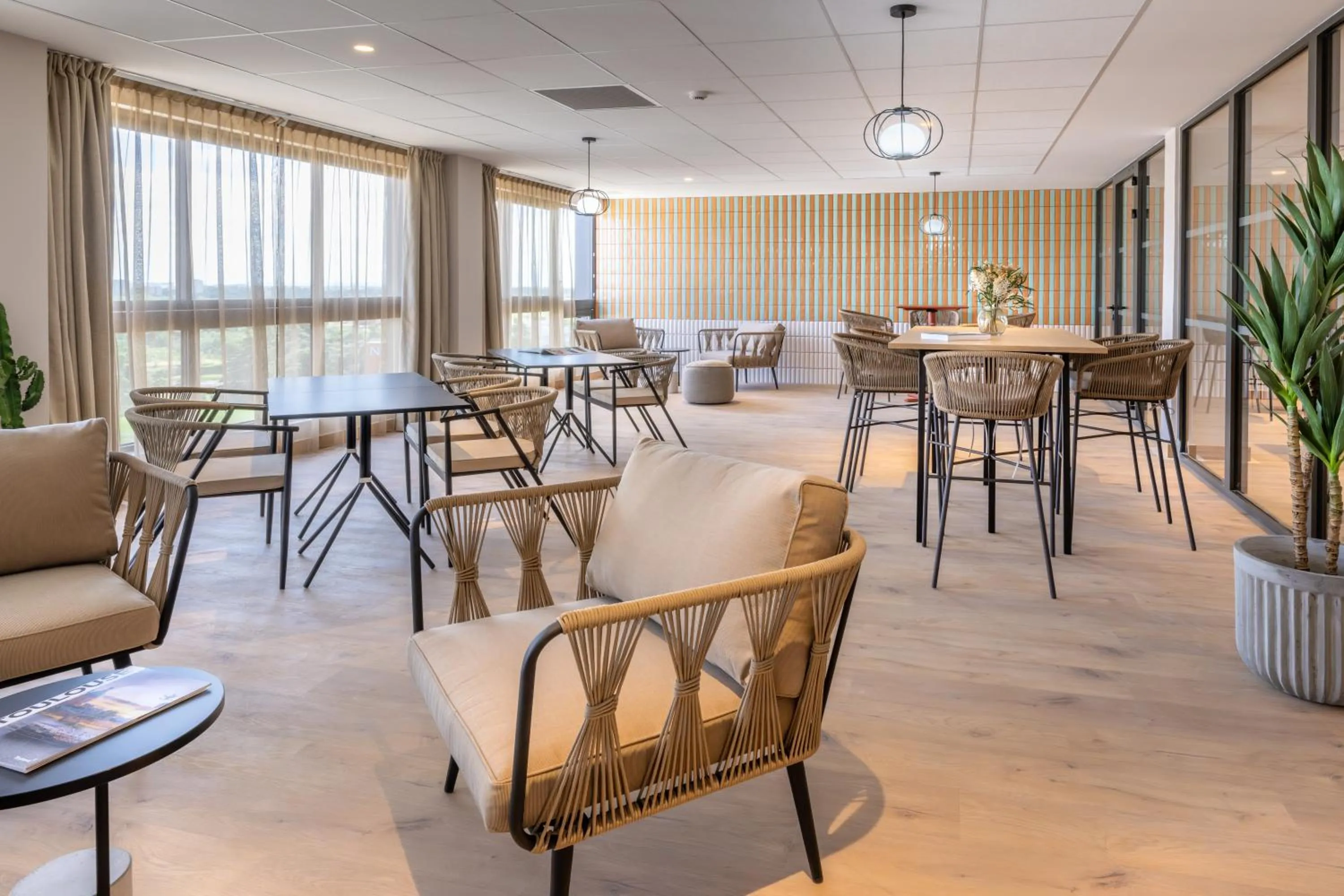 Lounge or bar in Sevenline Purpan Toulouse