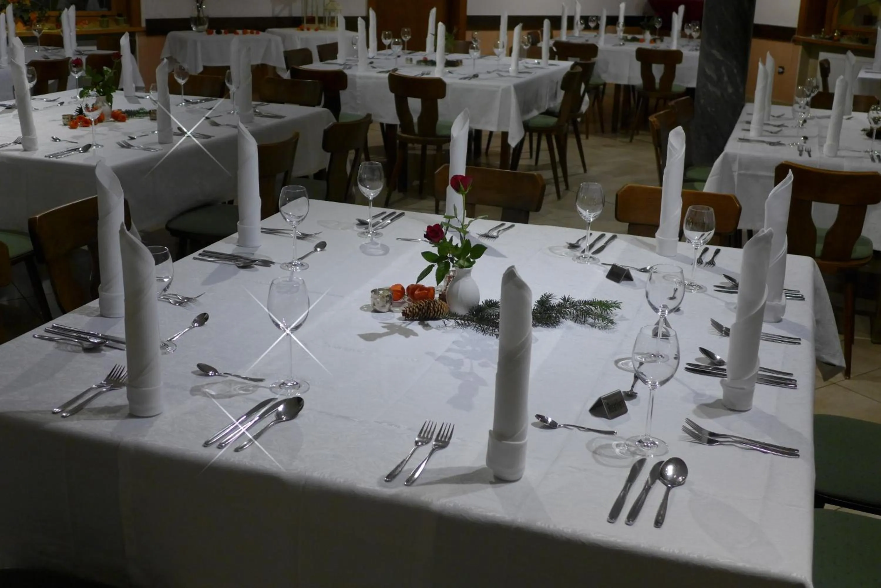 Restaurant/places to eat in Central-Hotel Greiveldinger