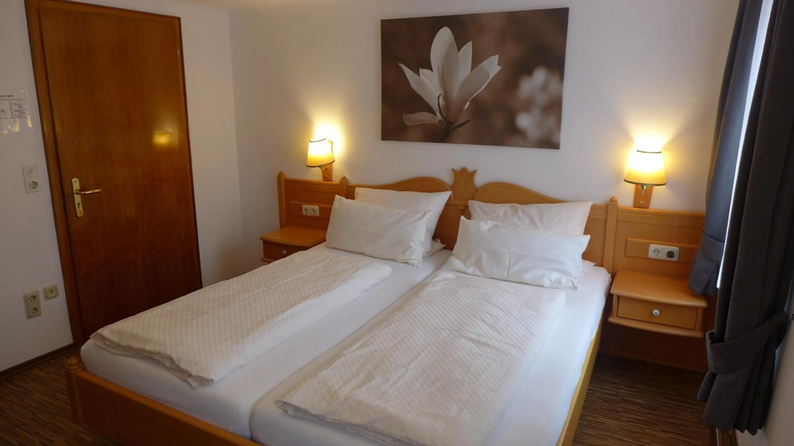 Bed in Central-Hotel Greiveldinger