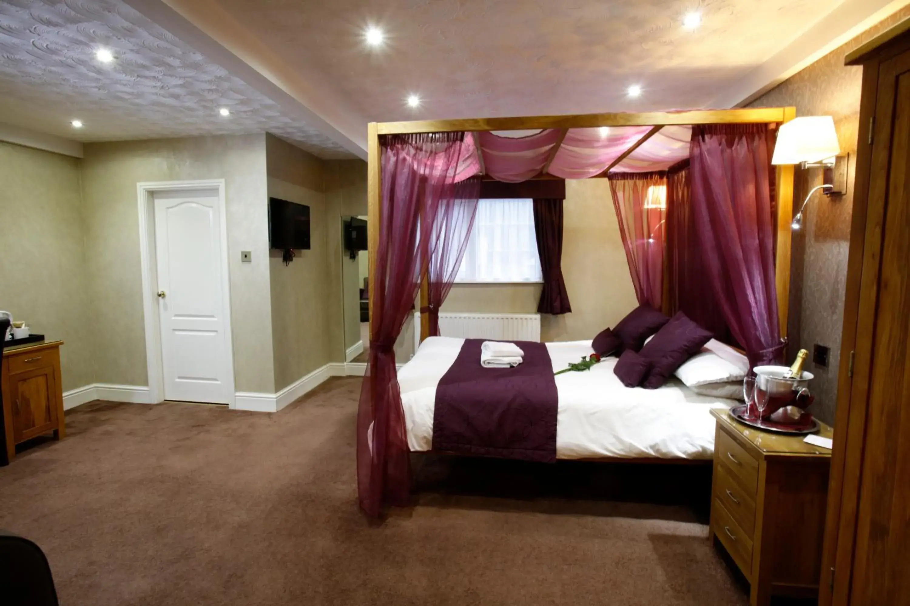 Premium Room with Four Poster Bed in Bury Ramsbottom Old Mill Hotel and Leisure Club Premium Room with Four Poster Bed in Bury Ramsbottom Old Mill Hotel and Leisure Club