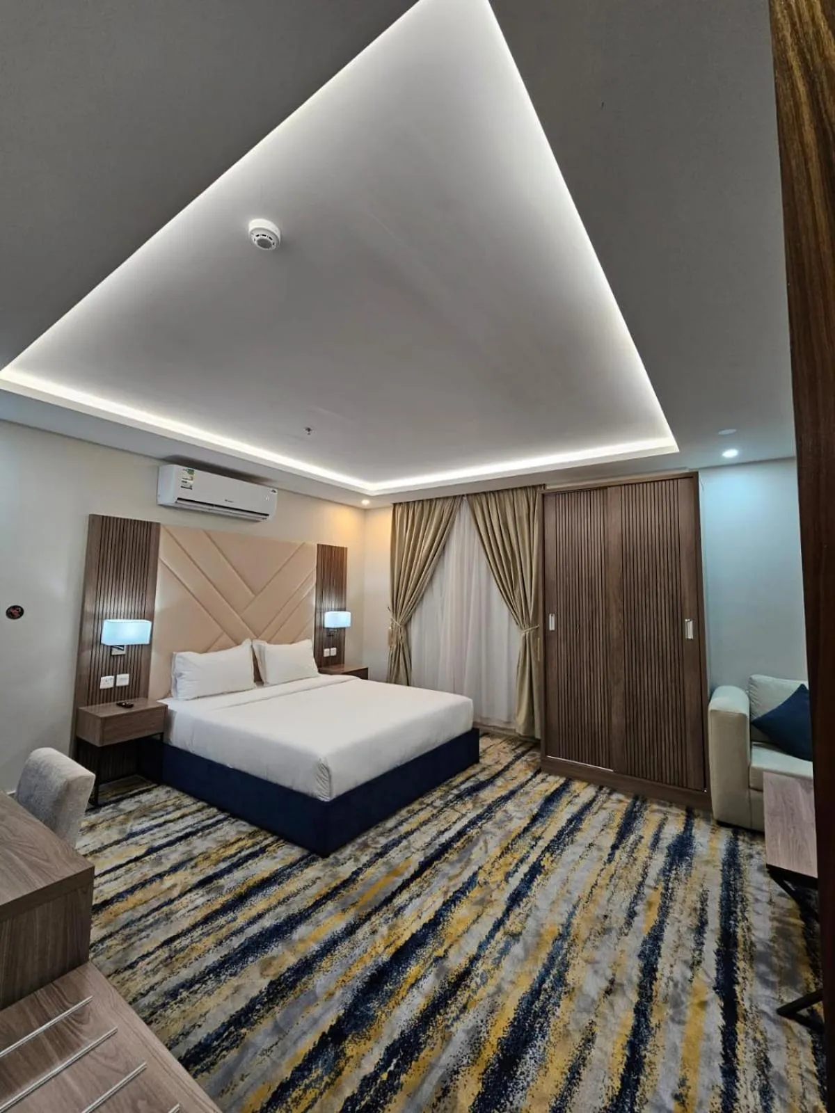 Bed in Emmar Al Dyar