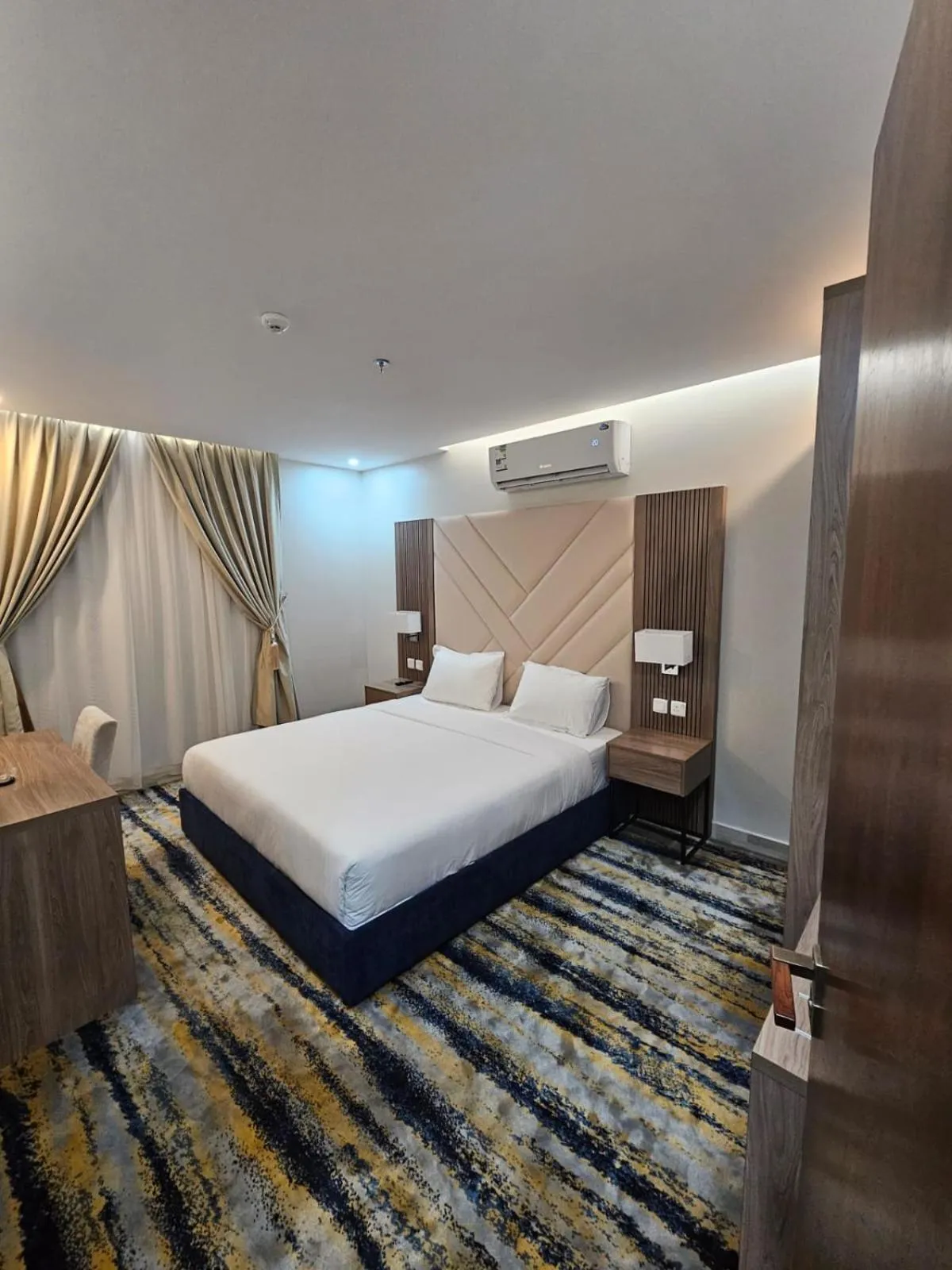 Bed in Emmar Al Dyar