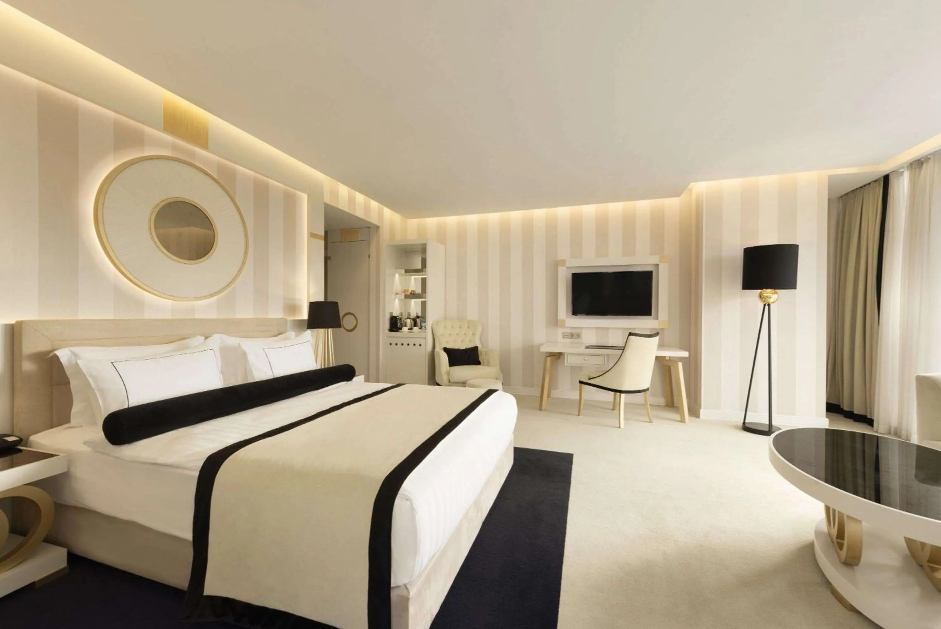 Photo of the whole room, Bed in Ramada Hotel & Suites Sisli