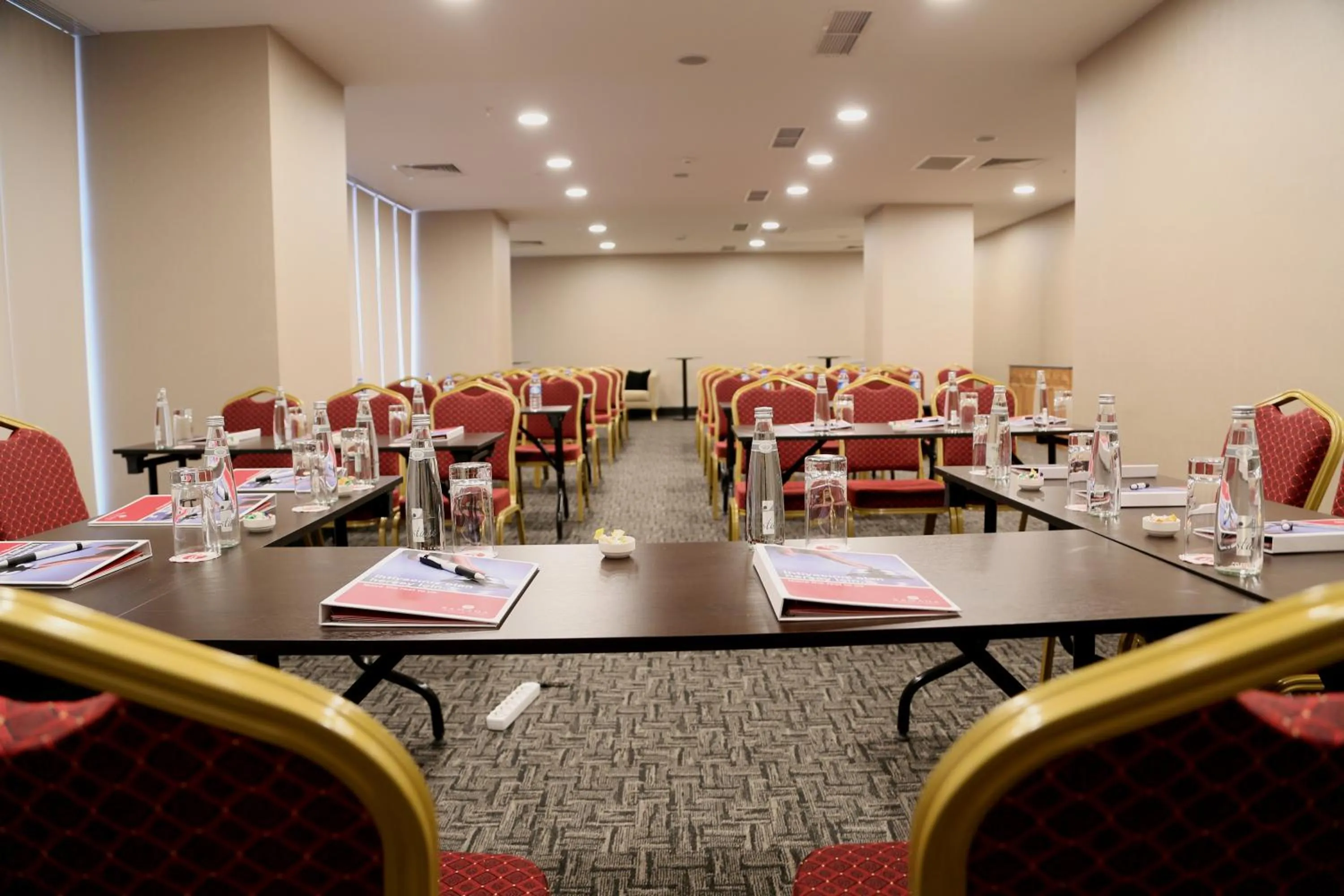 Business facilities in Ramada Hotel & Suites Sisli