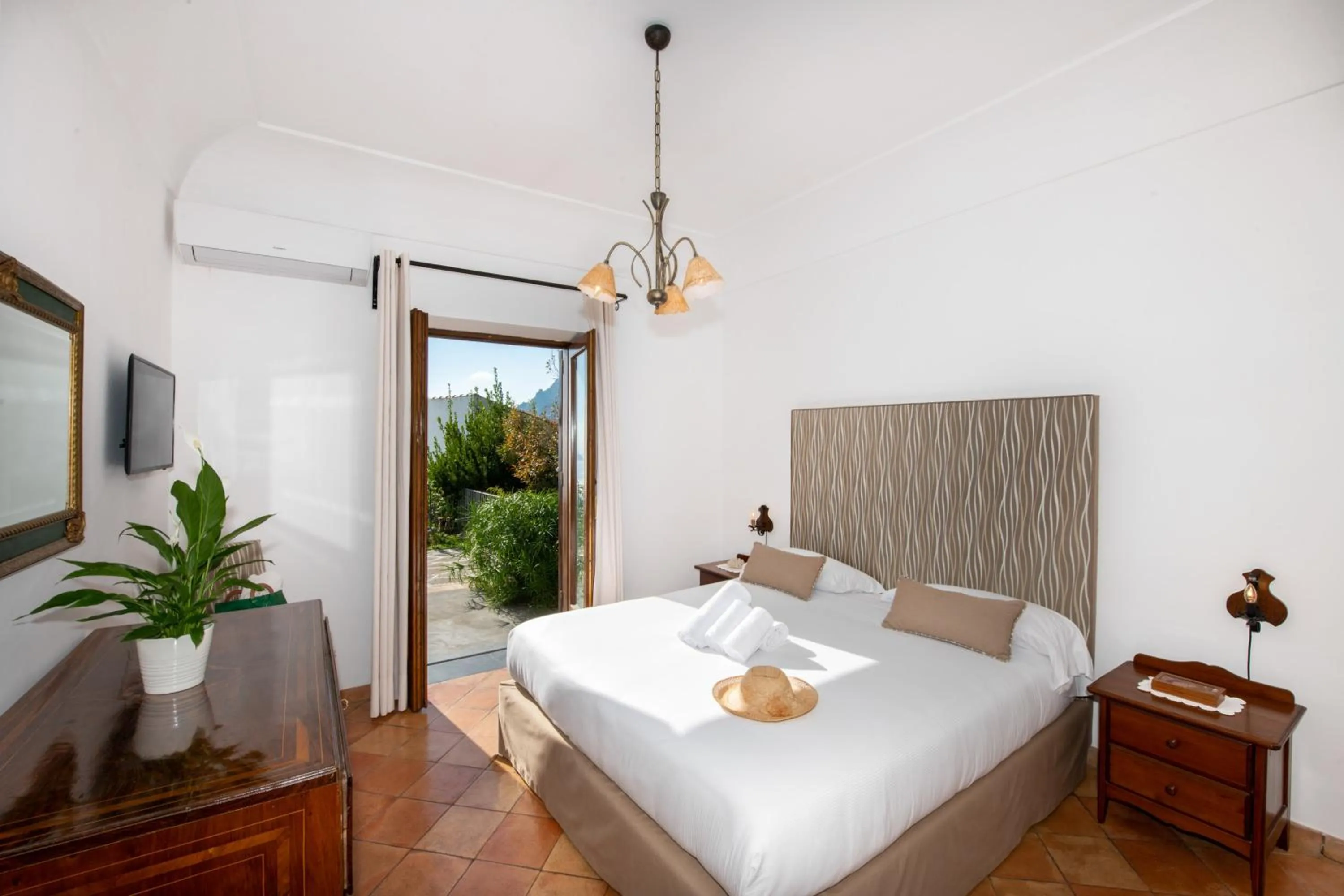 Photo of the whole room, Bed in Ville Olimpo