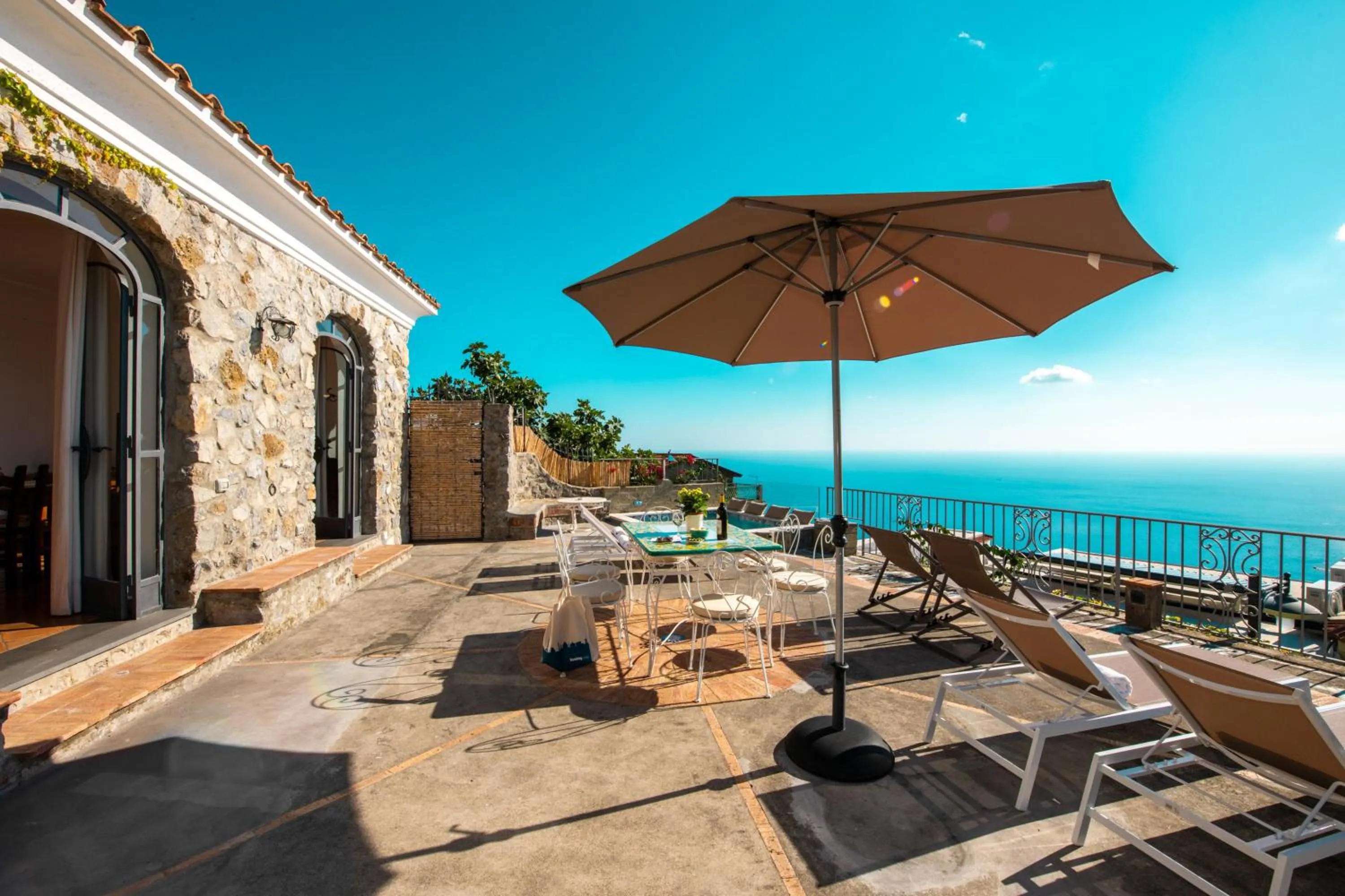 Patio in Ville Olimpo