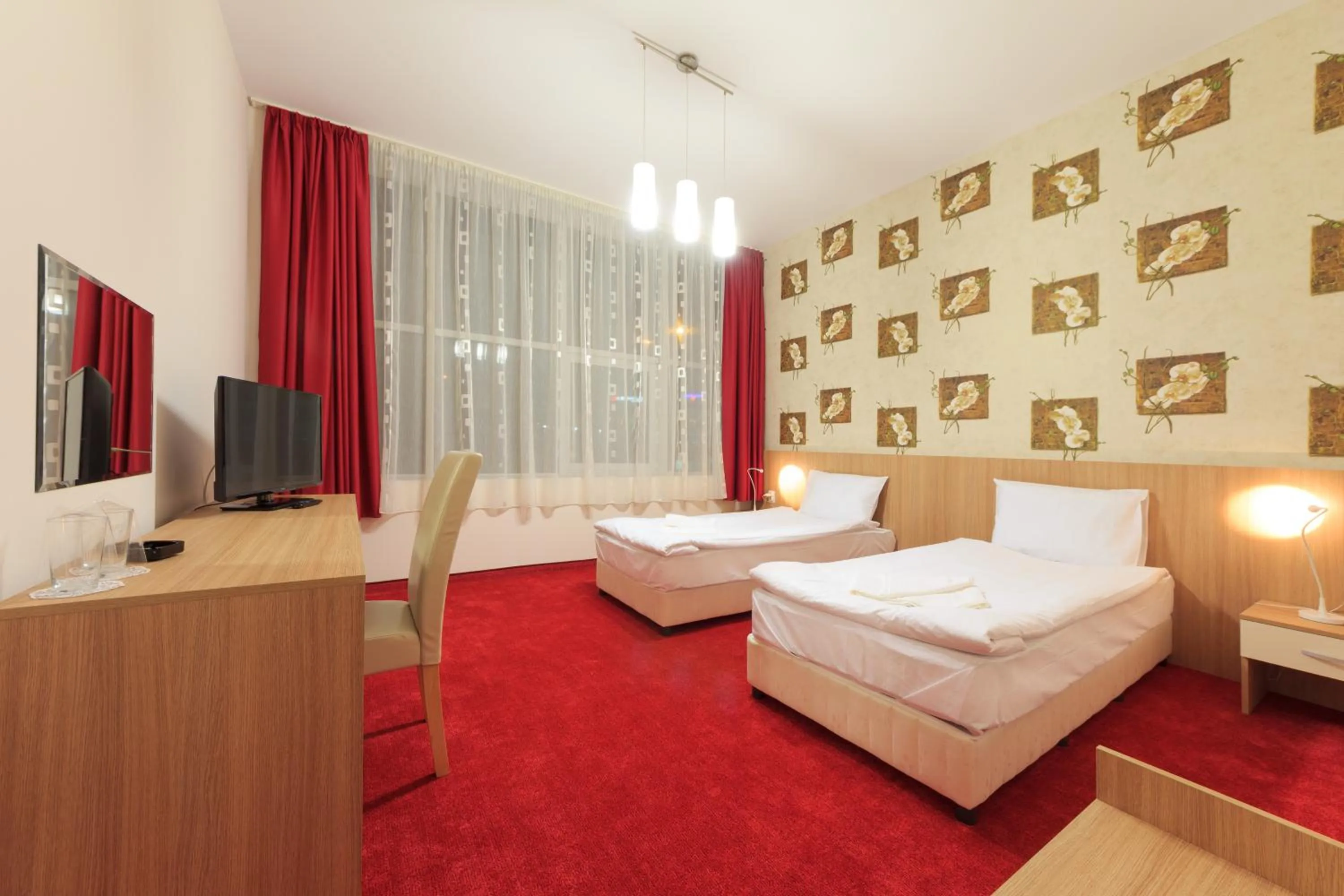 Bedroom, Bed in Sky Hotel