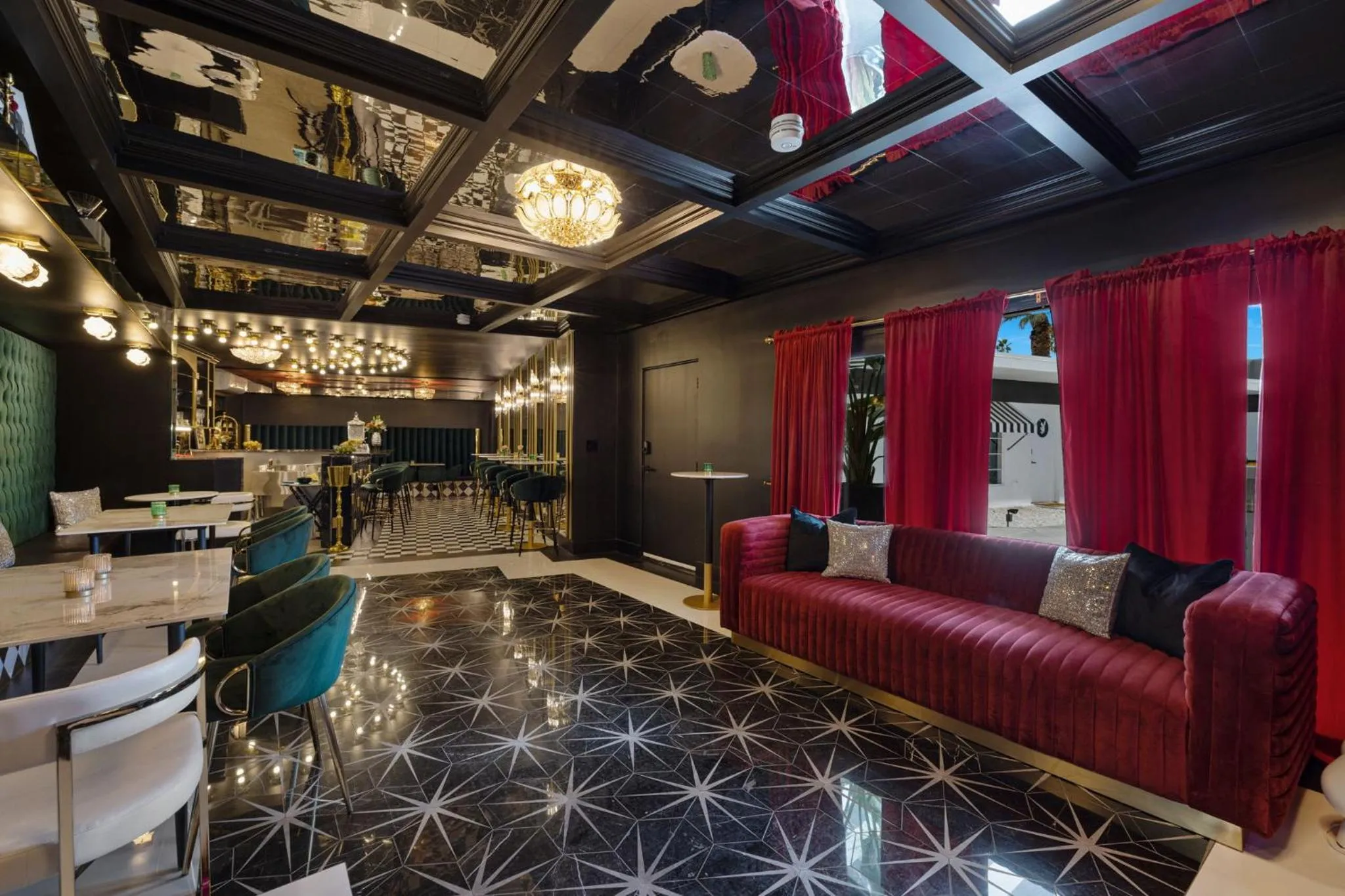 Lounge or bar in The Velvet Rope PS