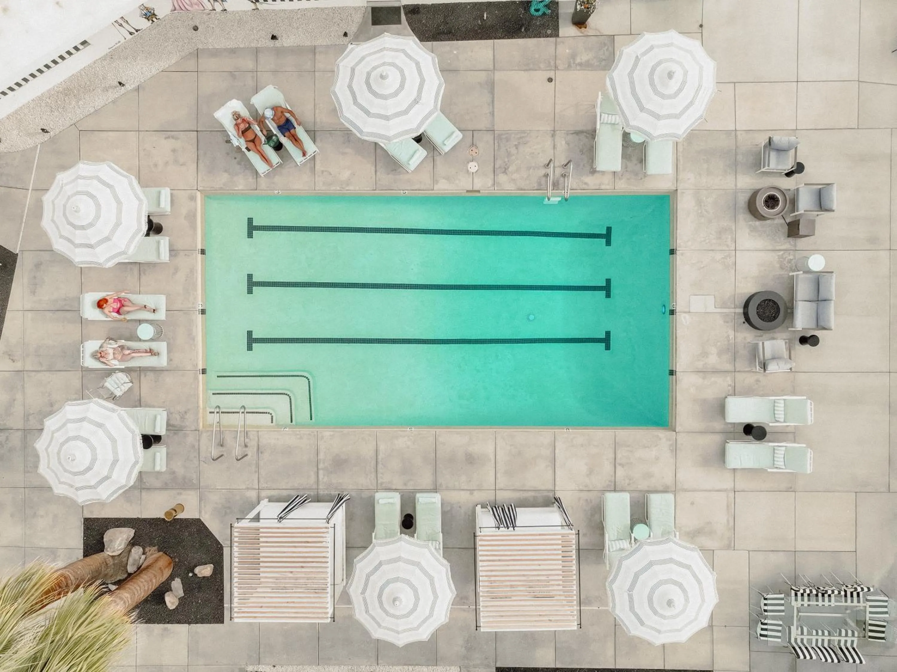 Swimming pool in The Velvet Rope PS