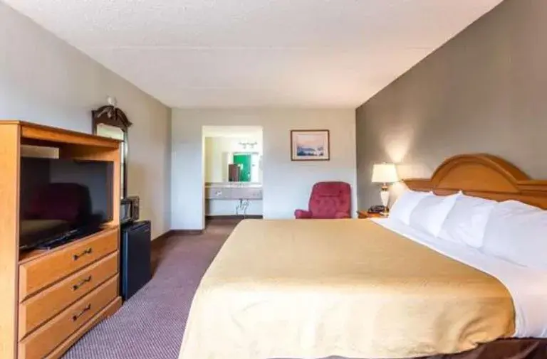 King Room Smoking - single occupancy in FairBridge Inn Express Mount Vernon Renfro Valley King Room Smoking - single occupancy in FairBridge Inn Express Mount Vernon Renfro Valley