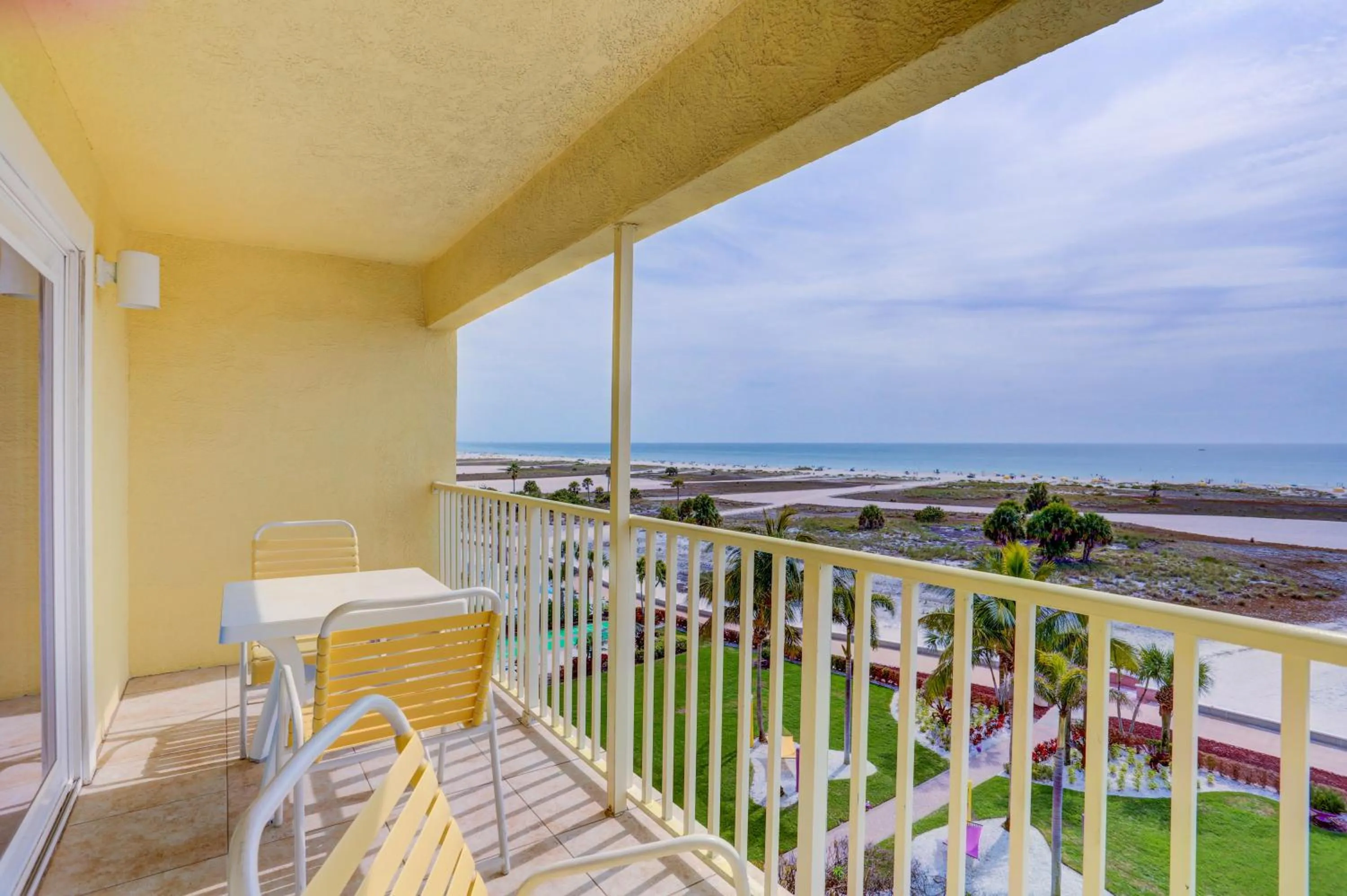 South Beach Condo Hotel by Travel Resort Services, Inc.