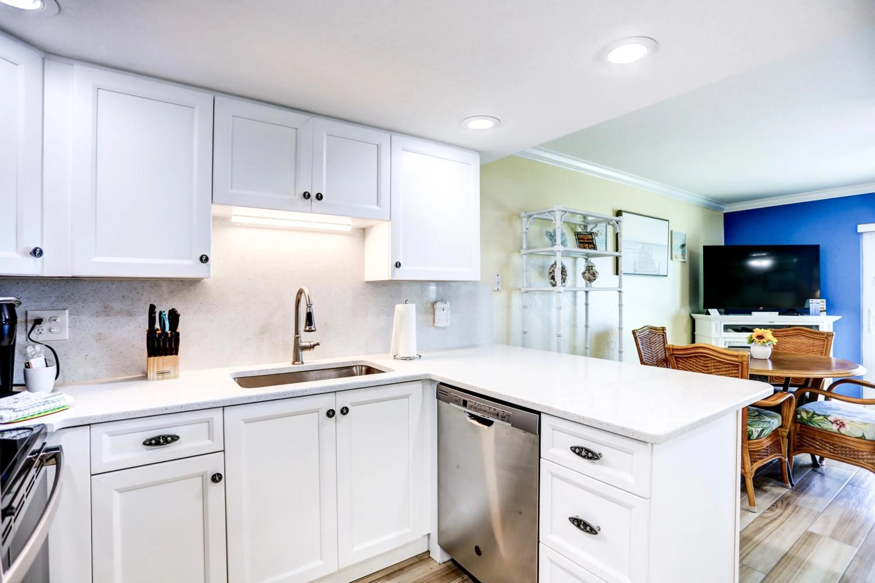 South Beach Condo Hotel by Travel Resort Services, Inc.