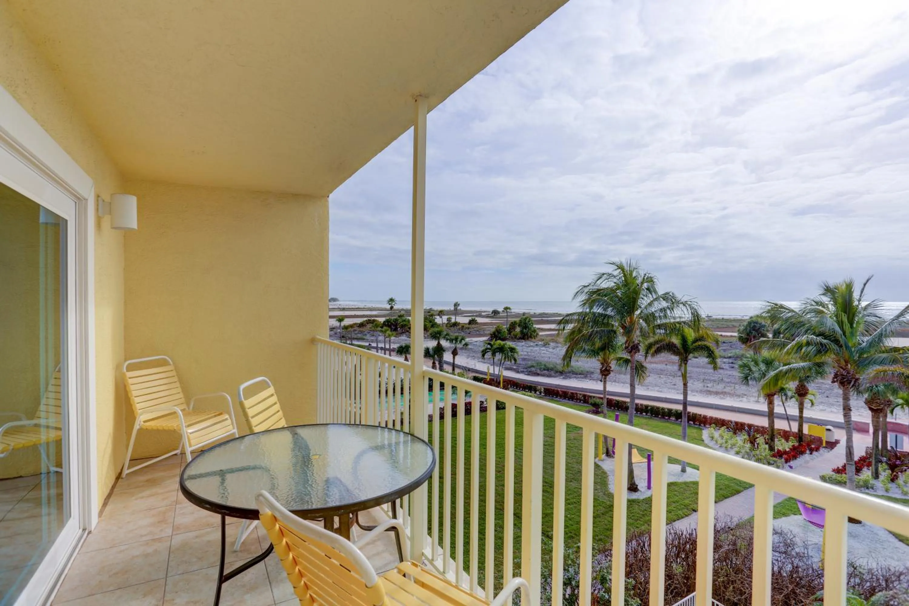 South Beach Condo Hotel by Travel Resort Services, Inc.