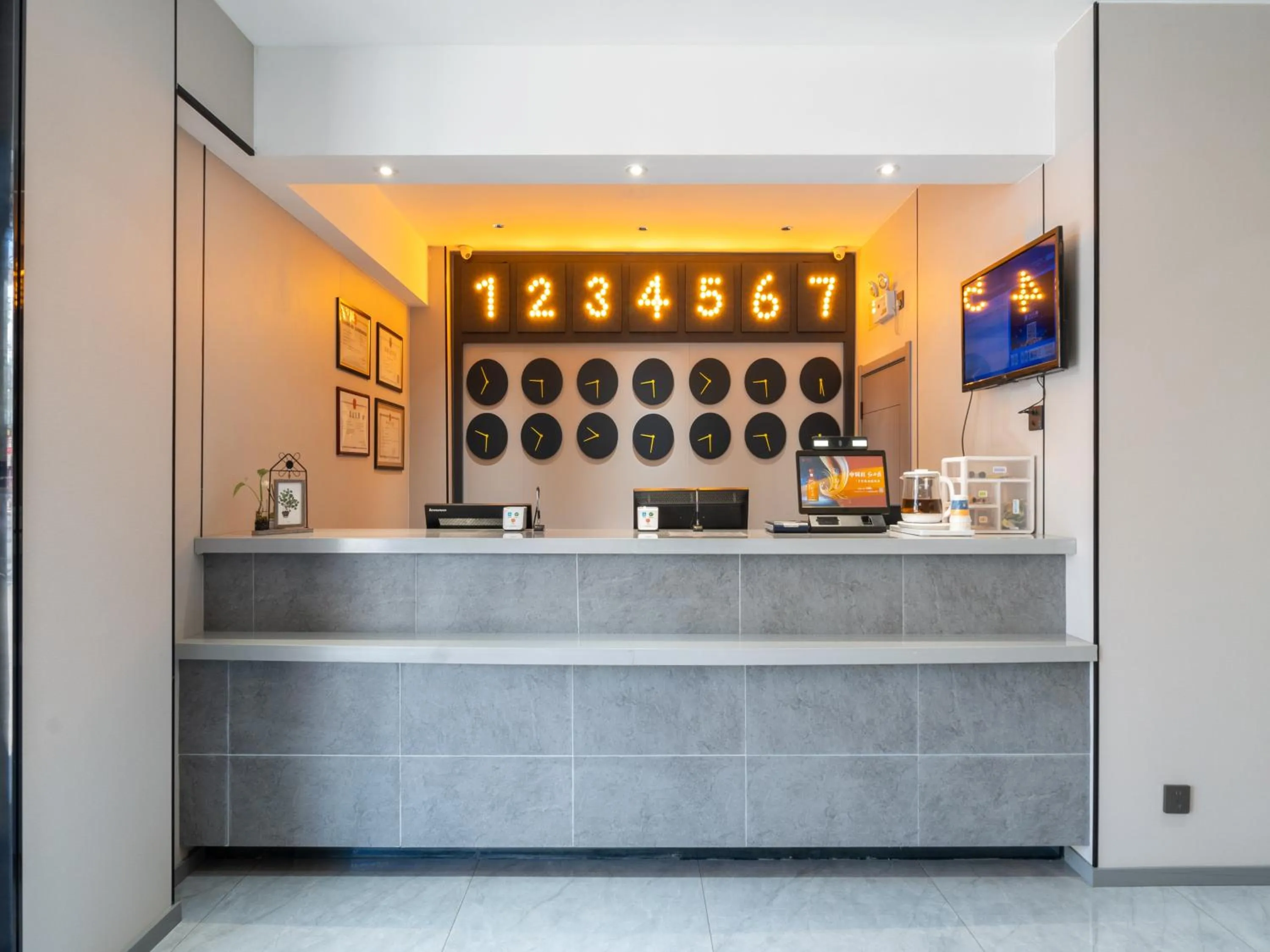 Lobby or reception in 7Days Inn Railway Station Xi'an Wulukou Subway Station