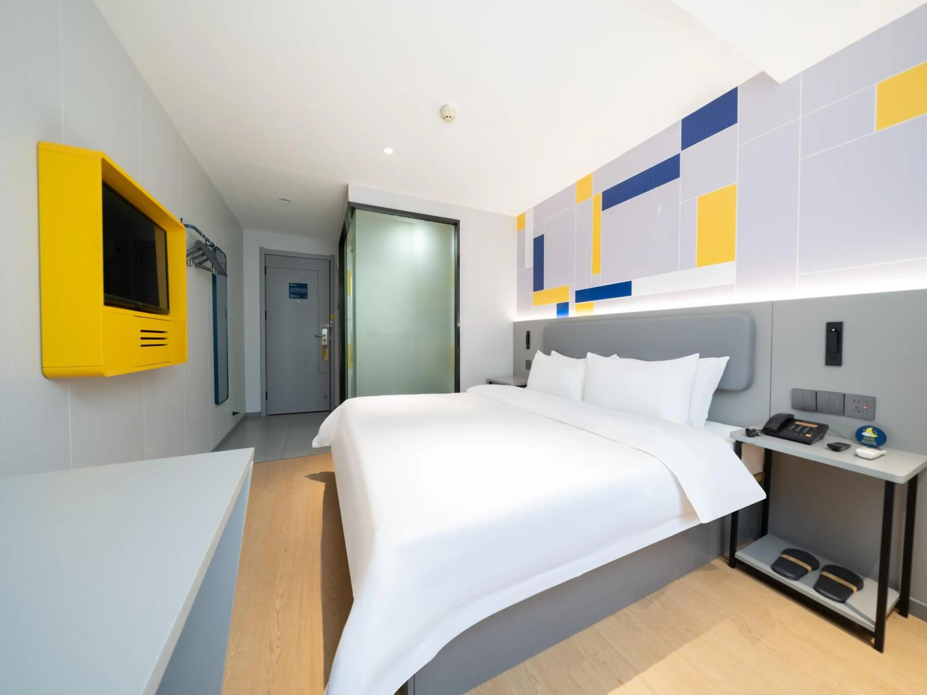 Bed in 7Days Inn Railway Station Xi'an Wulukou Subway Station