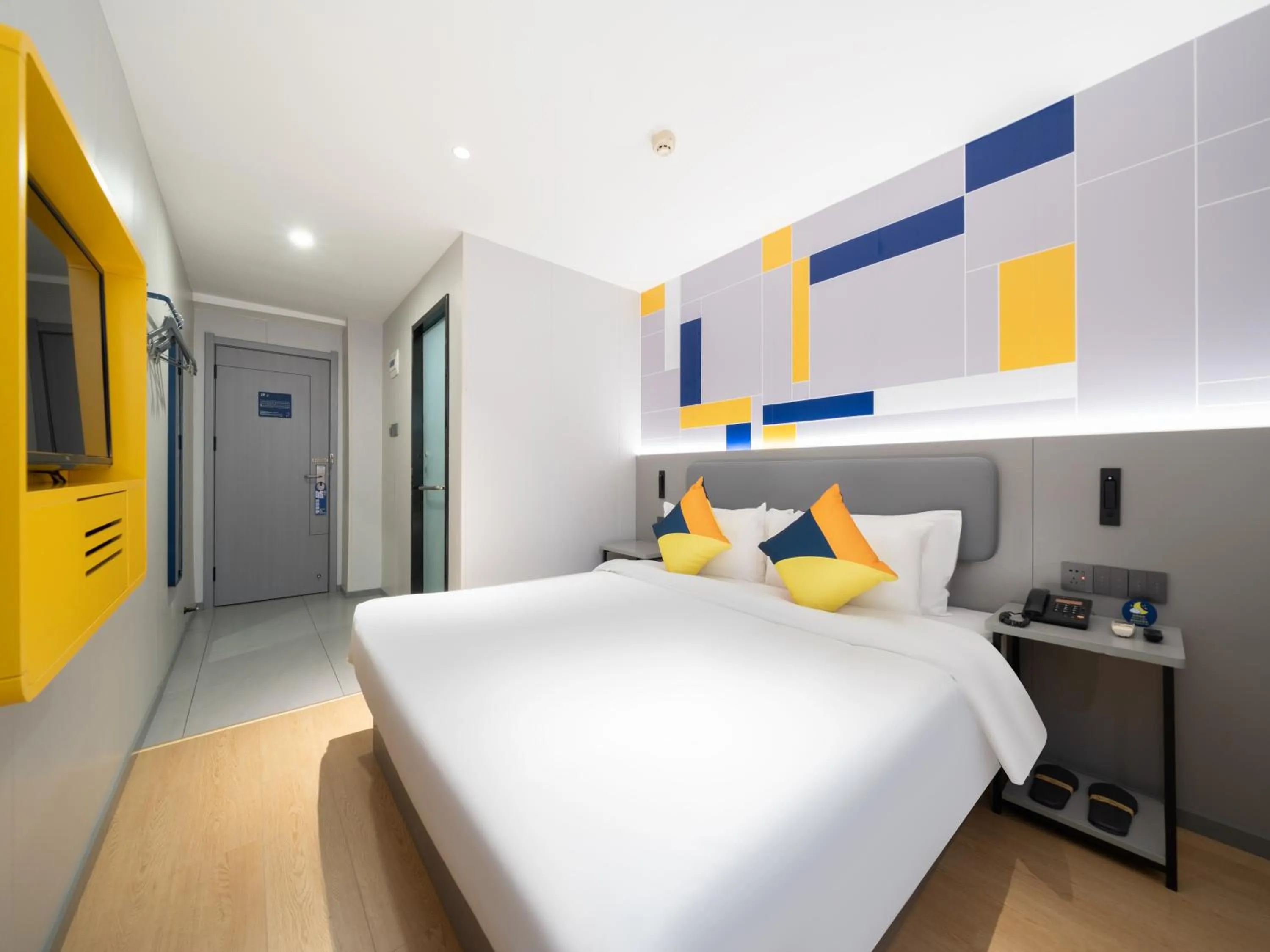 Bed in 7Days Inn Railway Station Xi'an Wulukou Subway Station