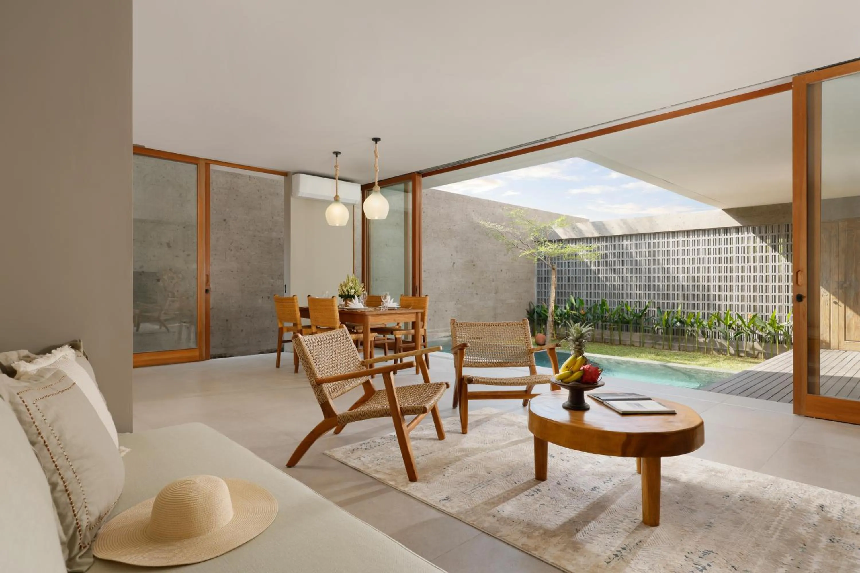 Living room in Pulang Villas Pererenan by Nakula