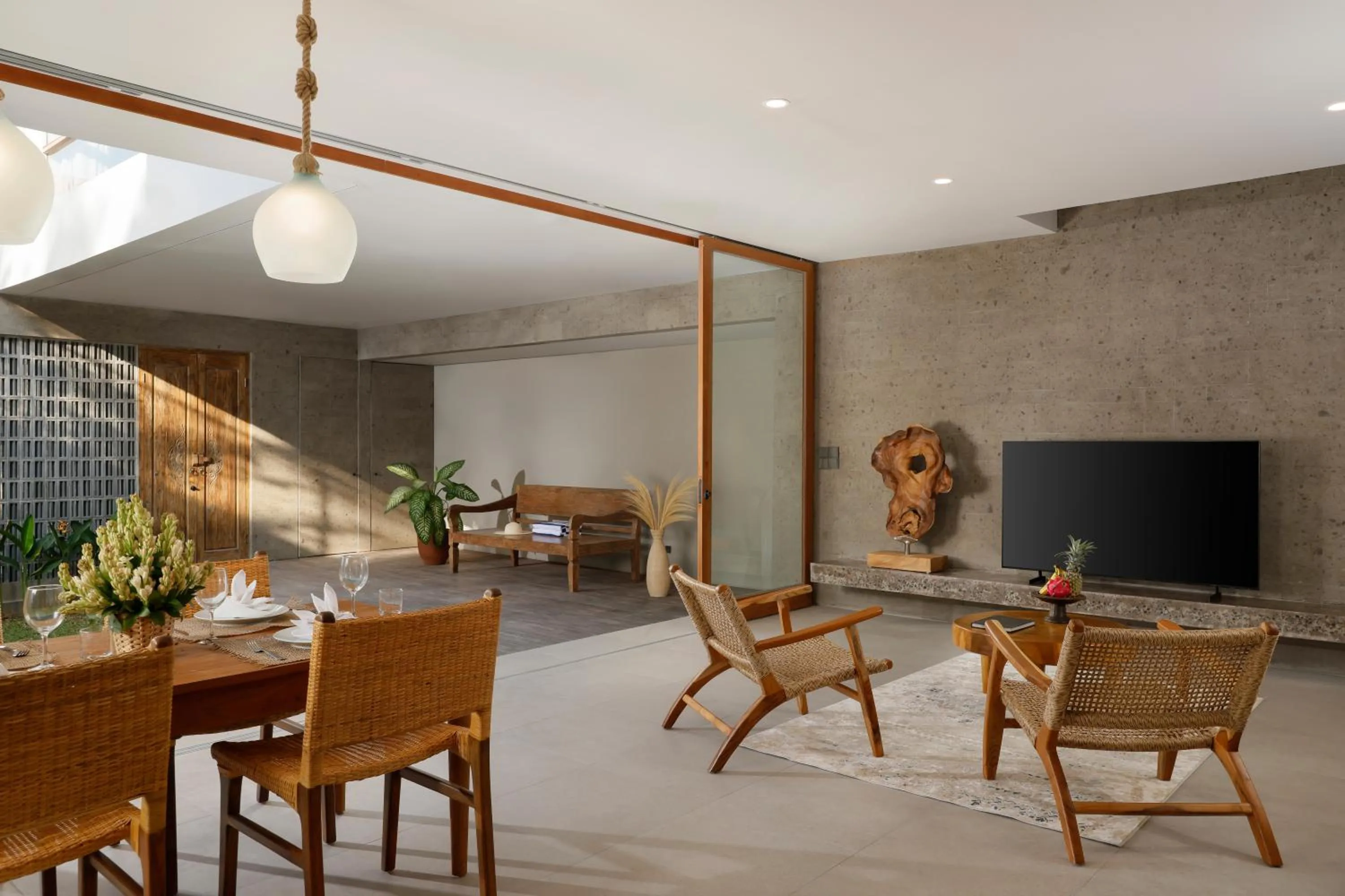 Living room in Pulang Villas Pererenan by Nakula