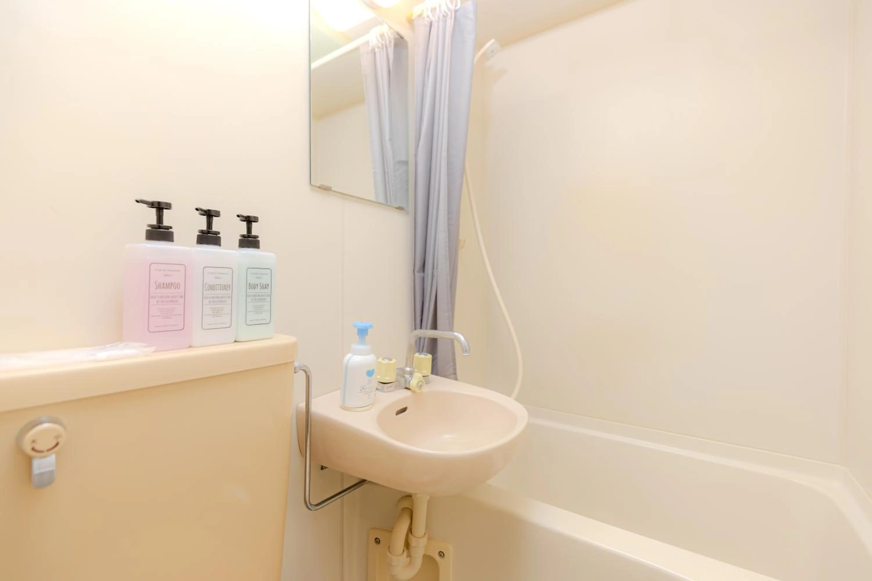 Shinjuku Waseda Earthtone Apartment