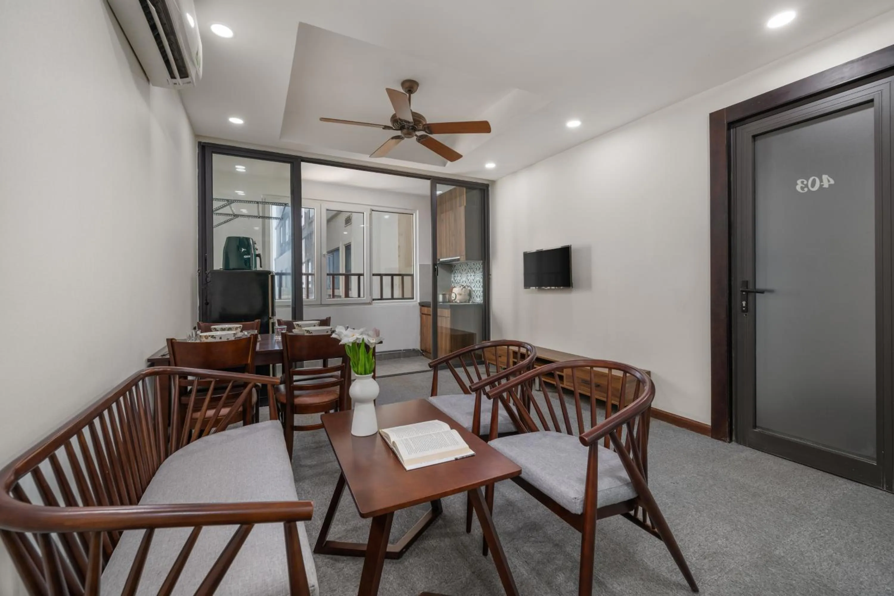 Living room in Tokyo Boutique Front Beach Hotel