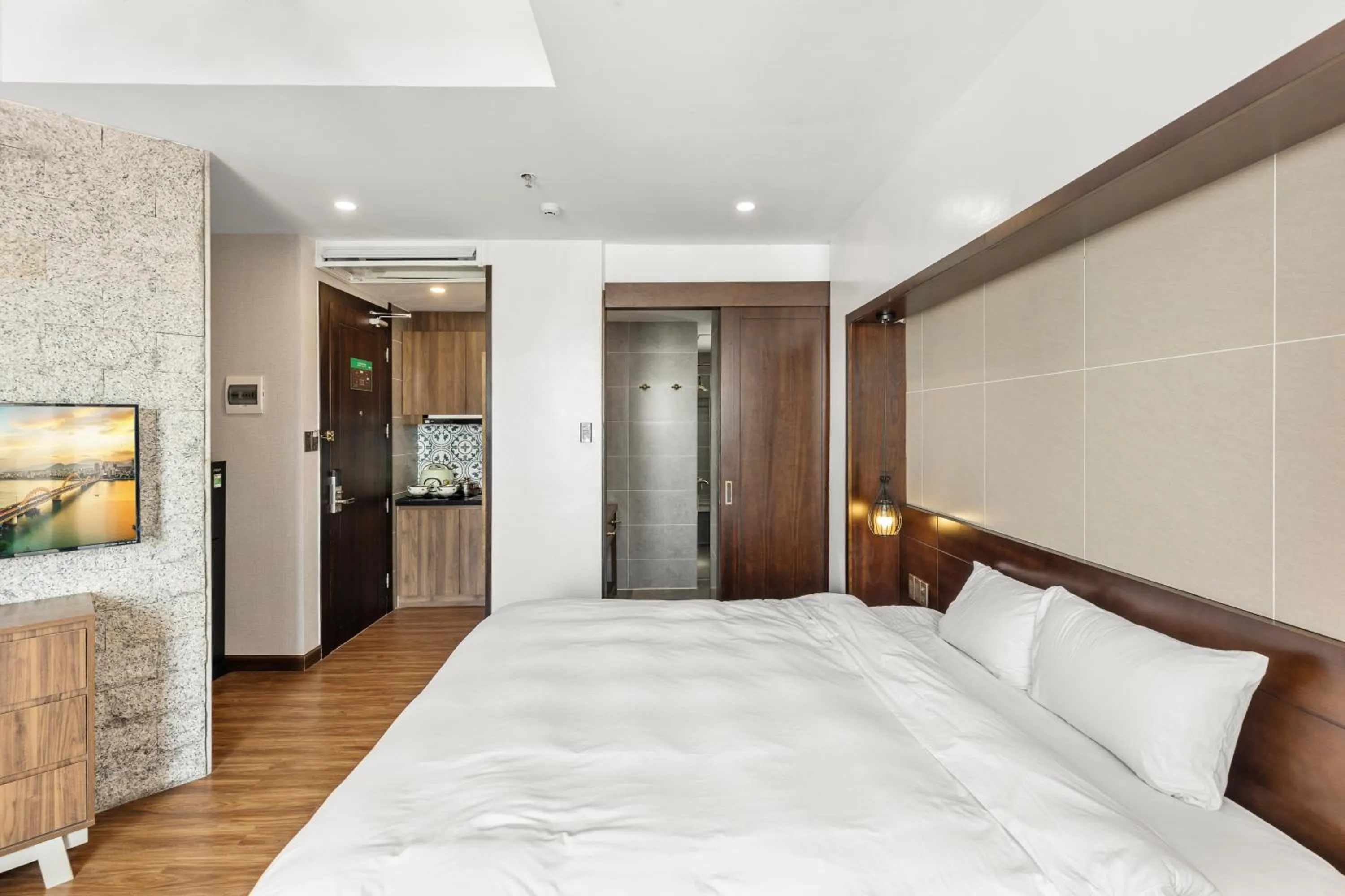 Photo of the whole room, Bed in Tokyo Boutique Front Beach Hotel