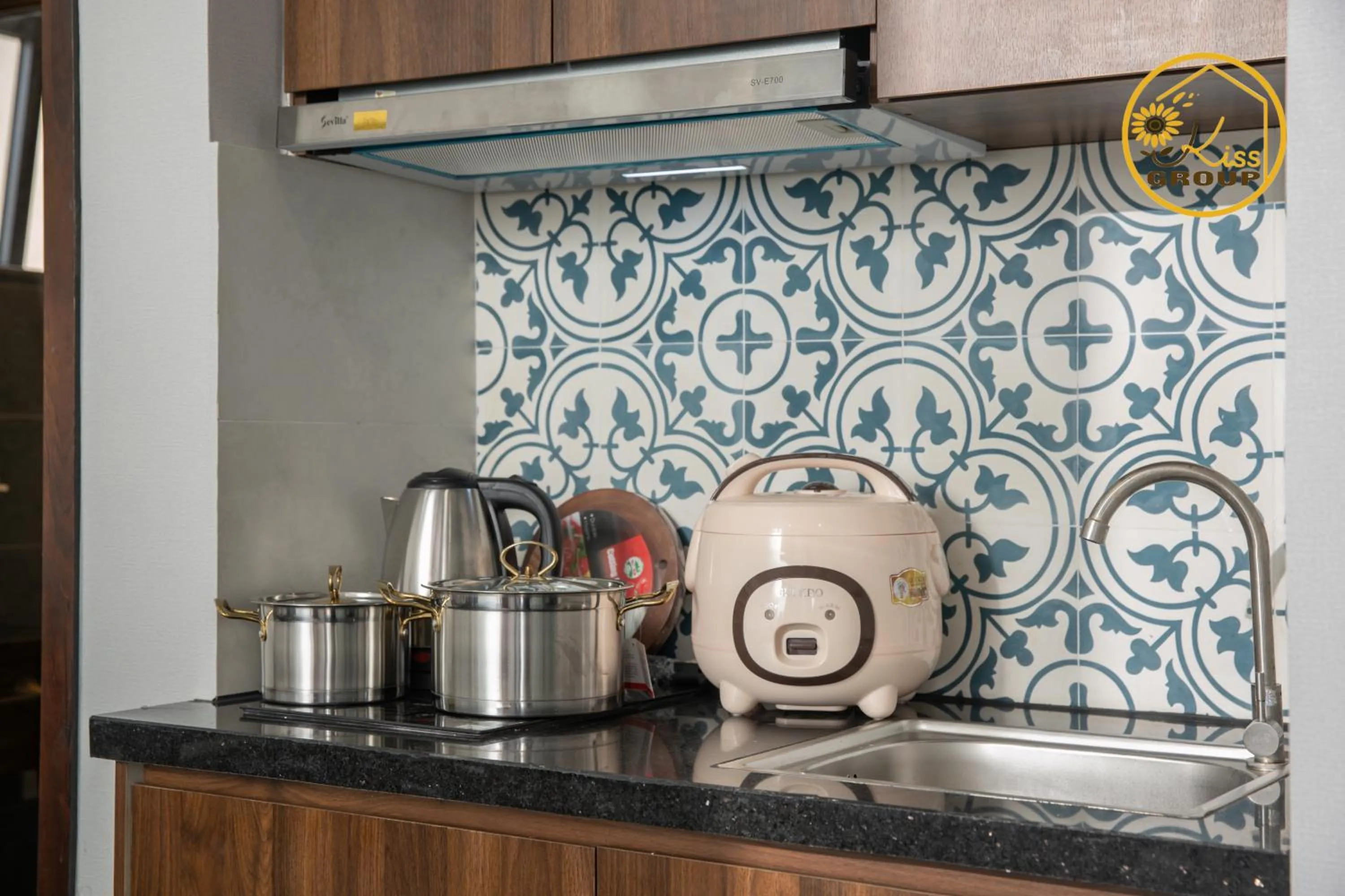 Kitchen or kitchenette in Tokyo Boutique Front Beach Hotel