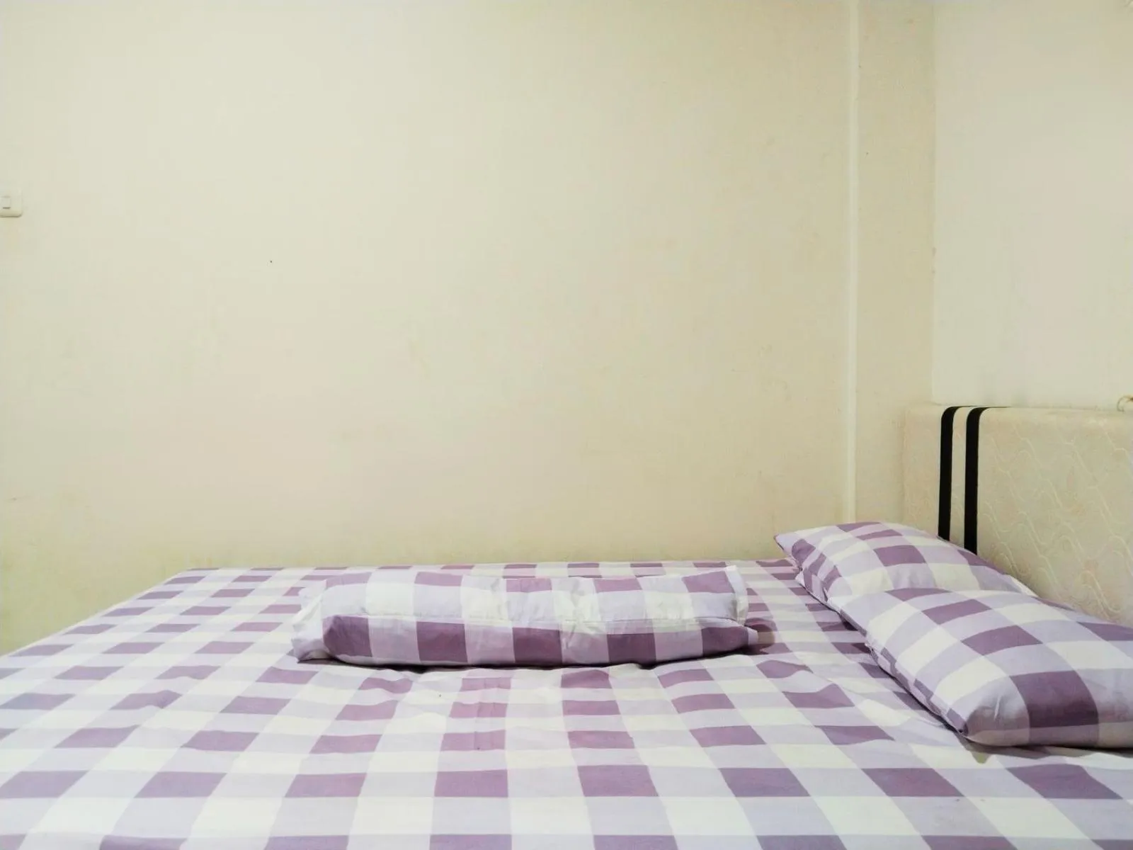 Bed in Roemah Djatinegara