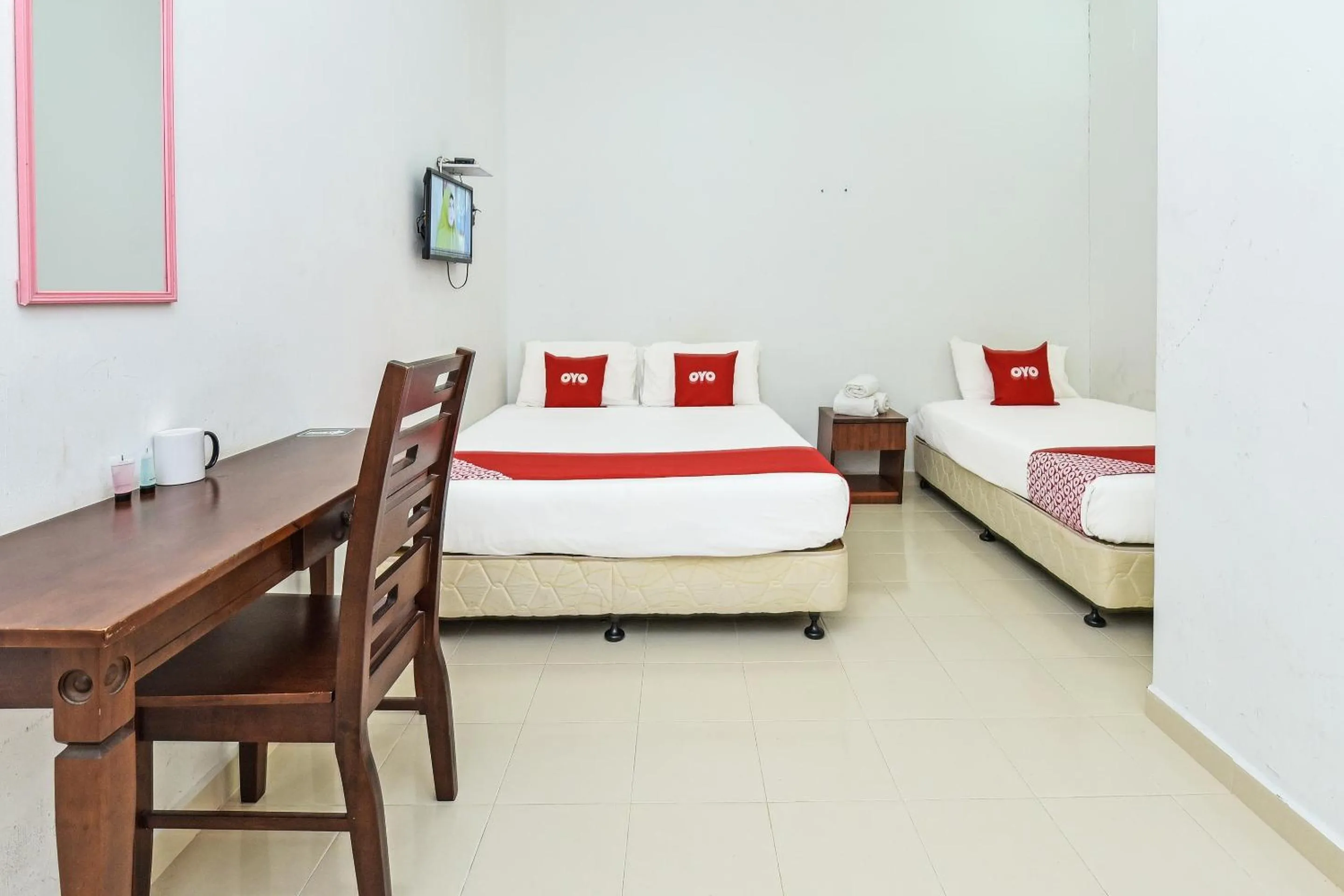 Bedroom in Hotel O Senyum Inn